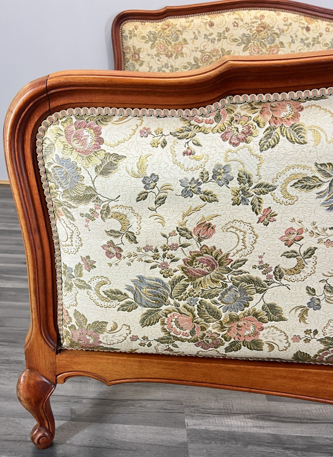 Bed Vintage French Style Double Bed Frame Carved Headboard LOT 46244