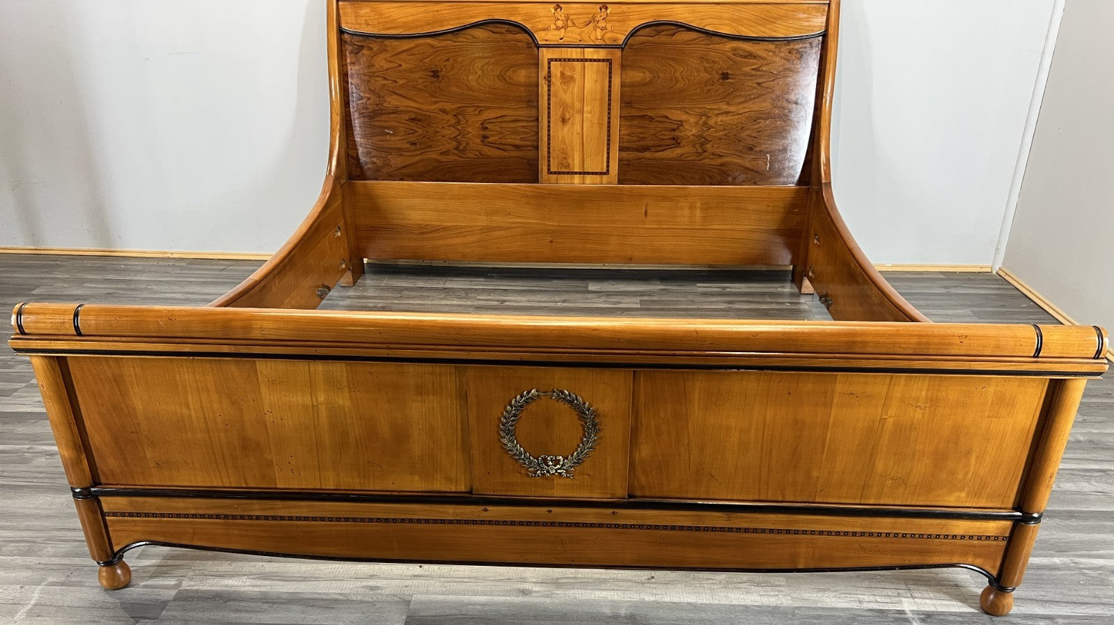 Bed Vintage French Ehalt Super King Size 180cm x 200cm Walnut Bed Frame LOT 46113