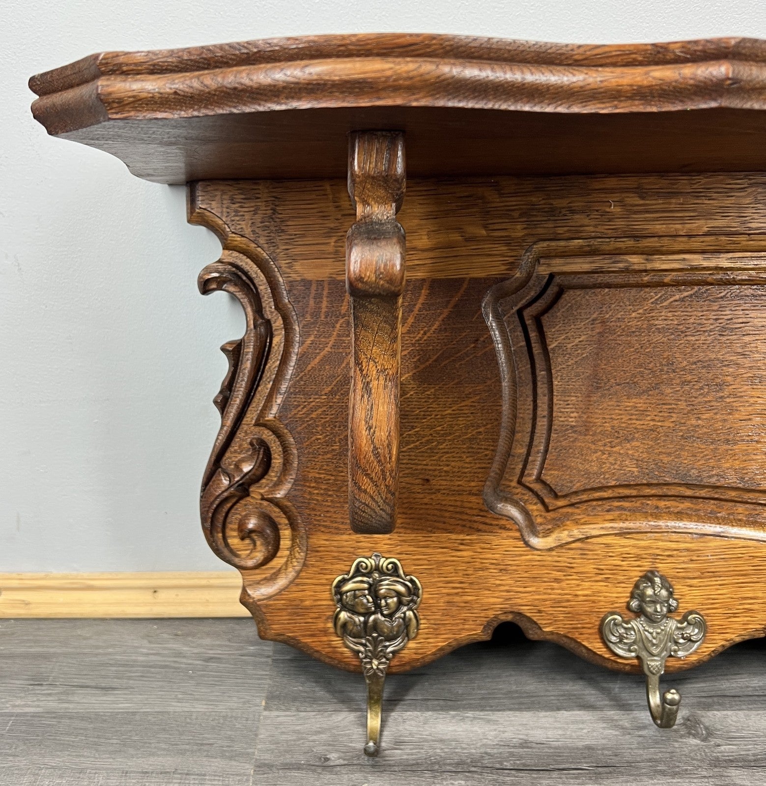 French Vintage Style Coat Rack Oak 7 Hooks Ornate Wall Shelf Coat LOT 47374
