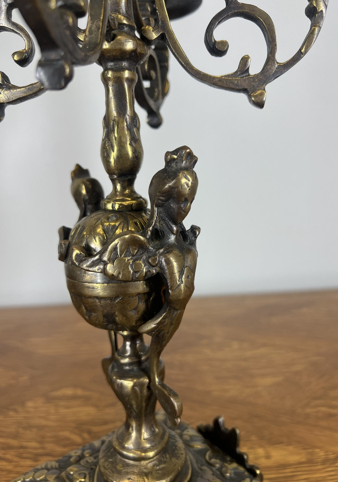 Clock Vintage French Style Mantel Clock Garniture With Candelabras LOT 464915