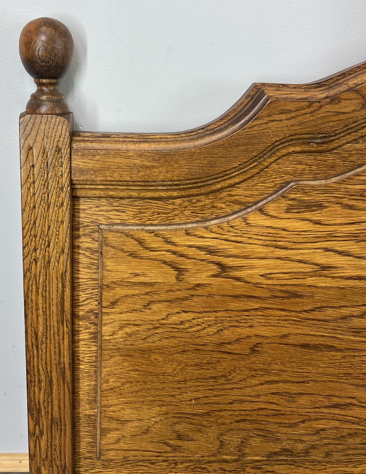 Footboard Vintage French Style Carved Double Bed Footboard LOT 47803