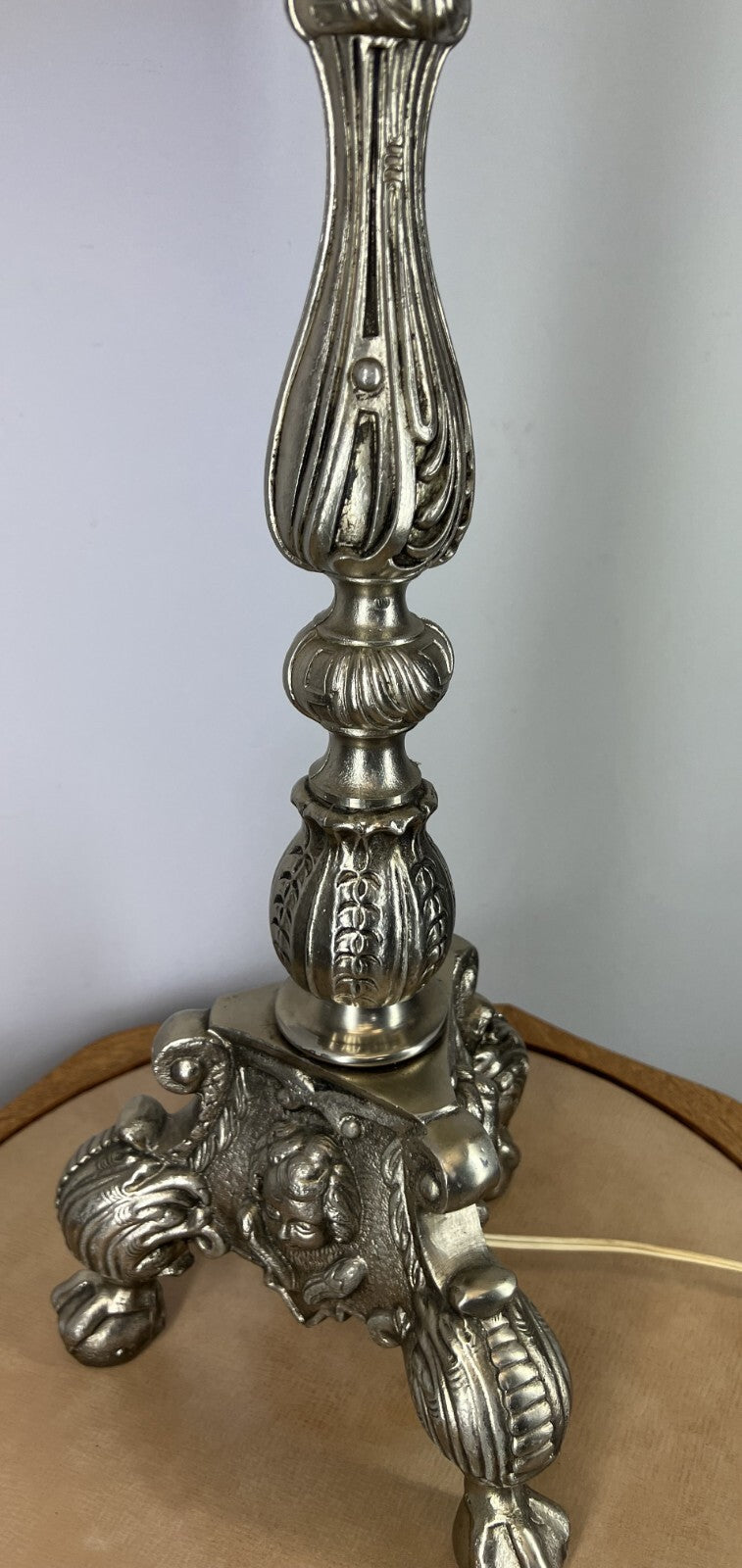 Lamp Vintage French Style Brass Ornate Table Lamp with Shade LOT 30207