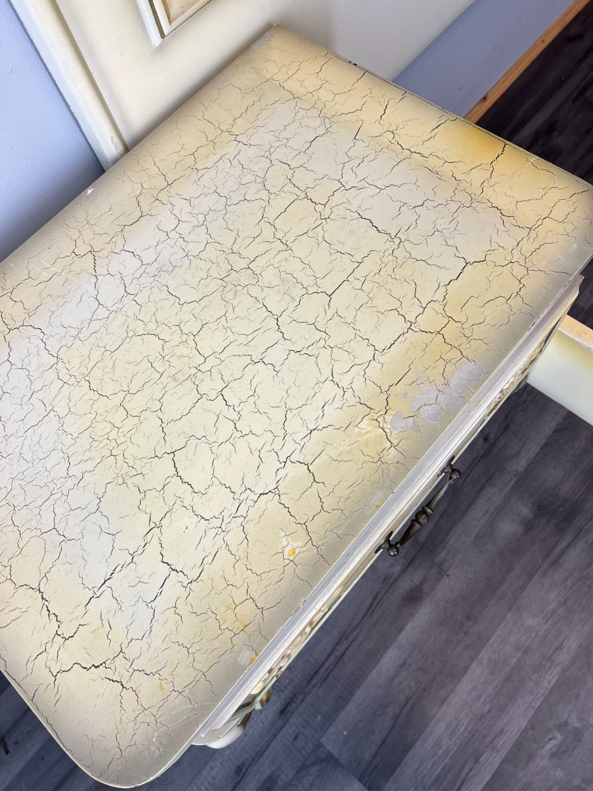 Bed Vintage Shabby Chic Double Bed Frame Headboard with Bedsides Tables LOT 463616