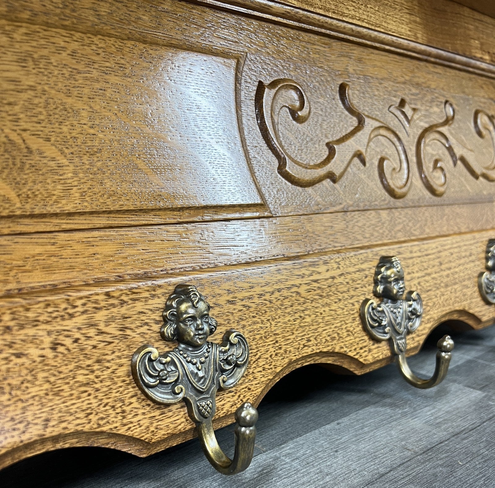 French Vintage Style Coat Rack Oak 6 Hooks Ornate Wall Shelf Coat LOT 47254