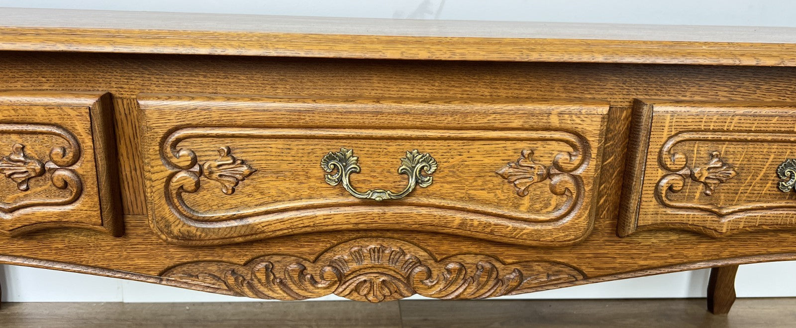 Cabinet Vintage French Louis Style TV Stand Cabinet Carved Sideboard LOT 63425