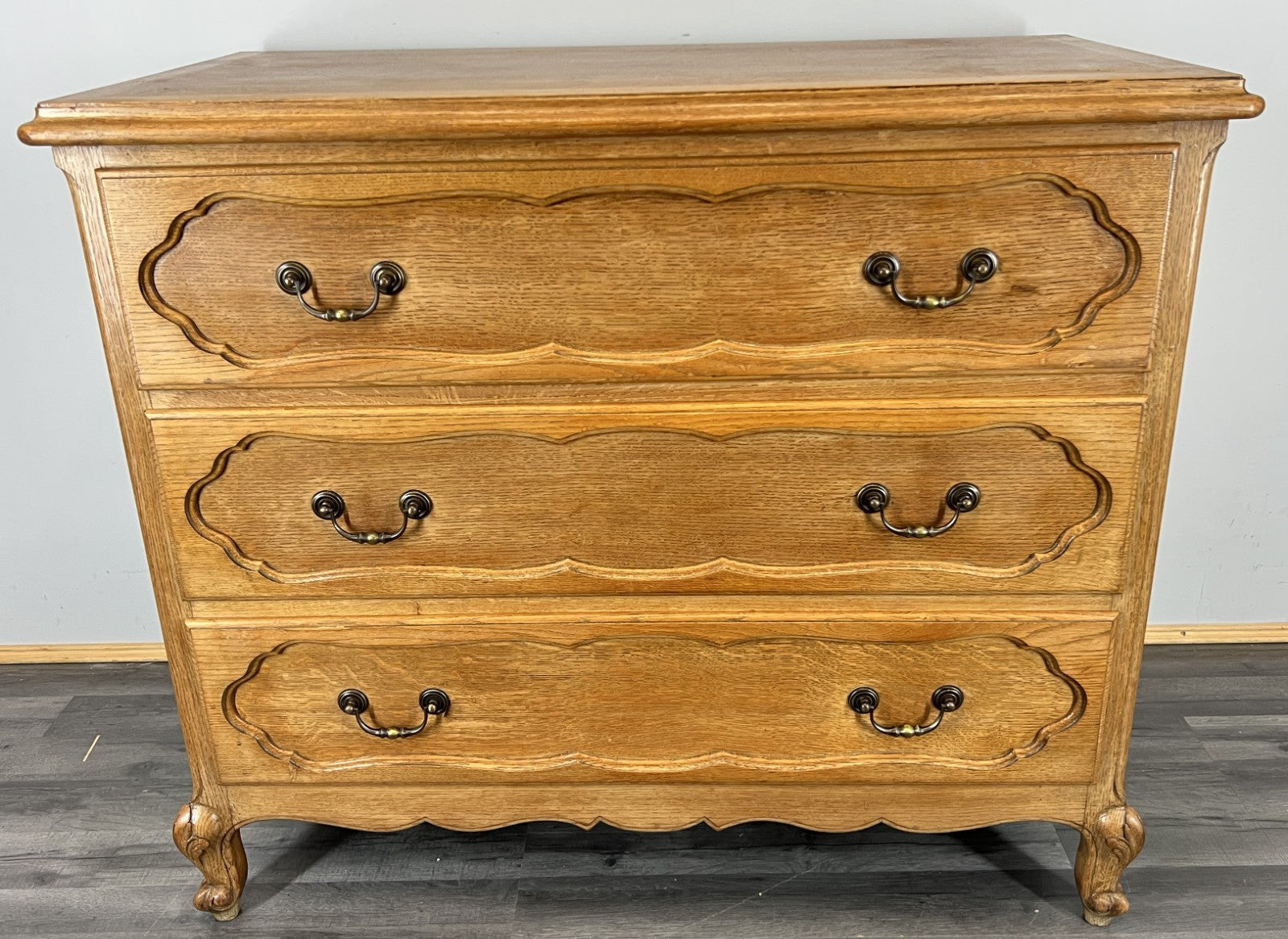 Chest of Drawers Vintage French Louis Oak 3 Drawers Carved Cabinet LOT 44642