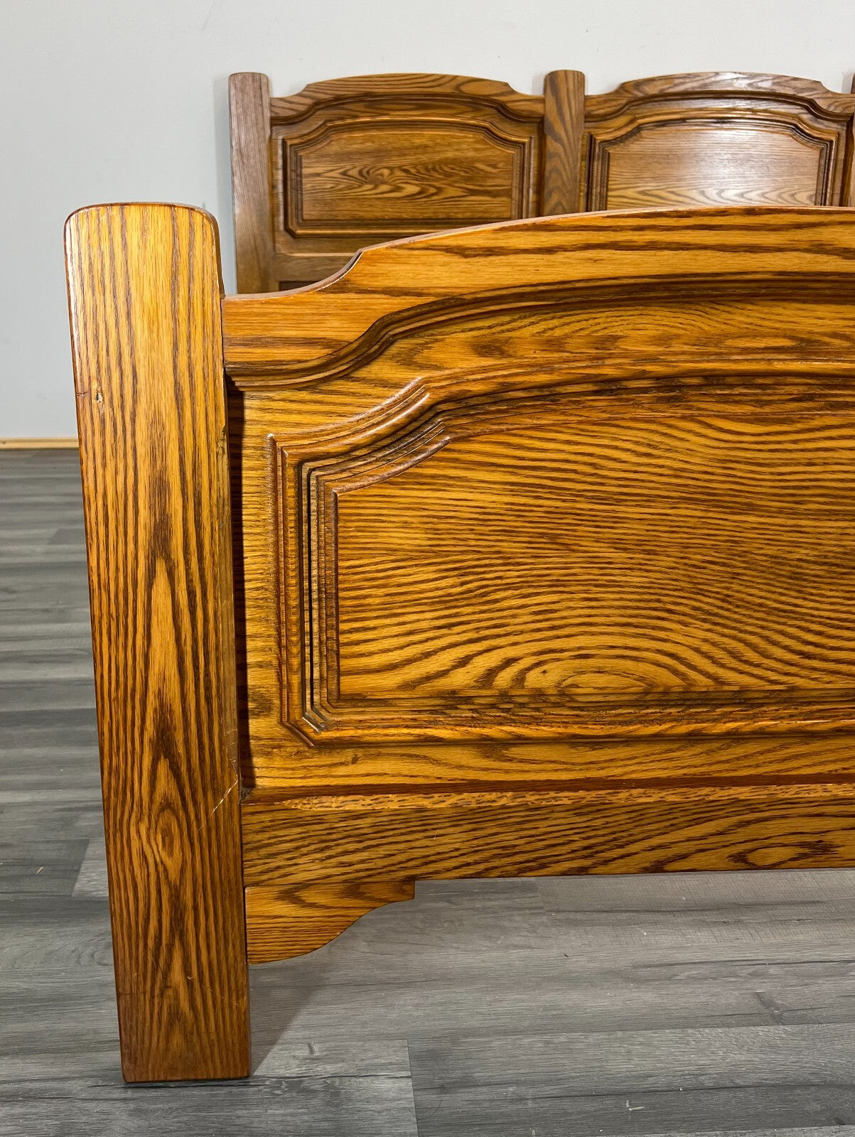 Bed Vintage French Style Oak King Size Carved Frame Carved Headboard LOT 21753