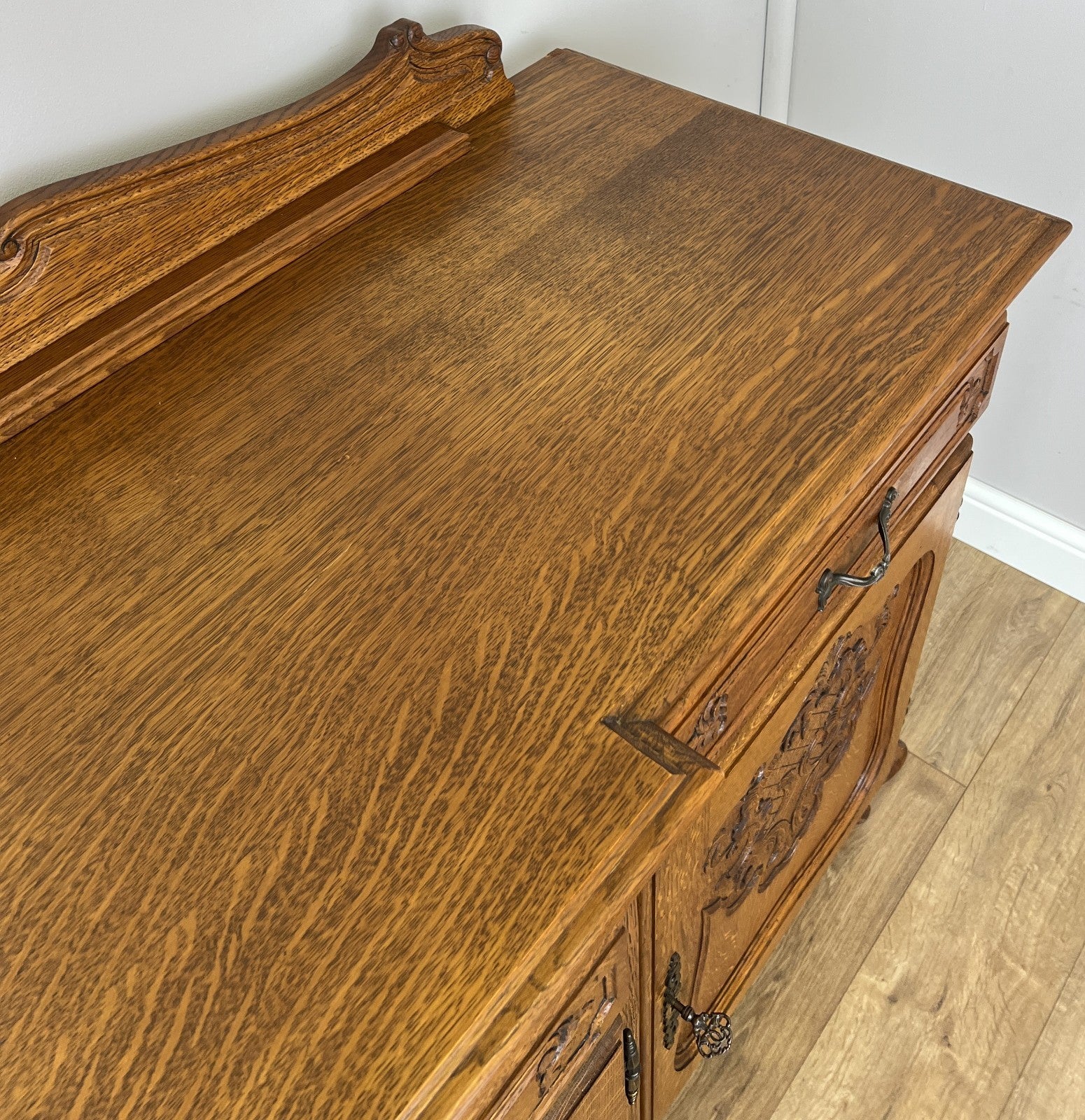 Sideboard Vintage French Louis Style Oak 4 Door Cupboard Carved Cabinet LOT 636315