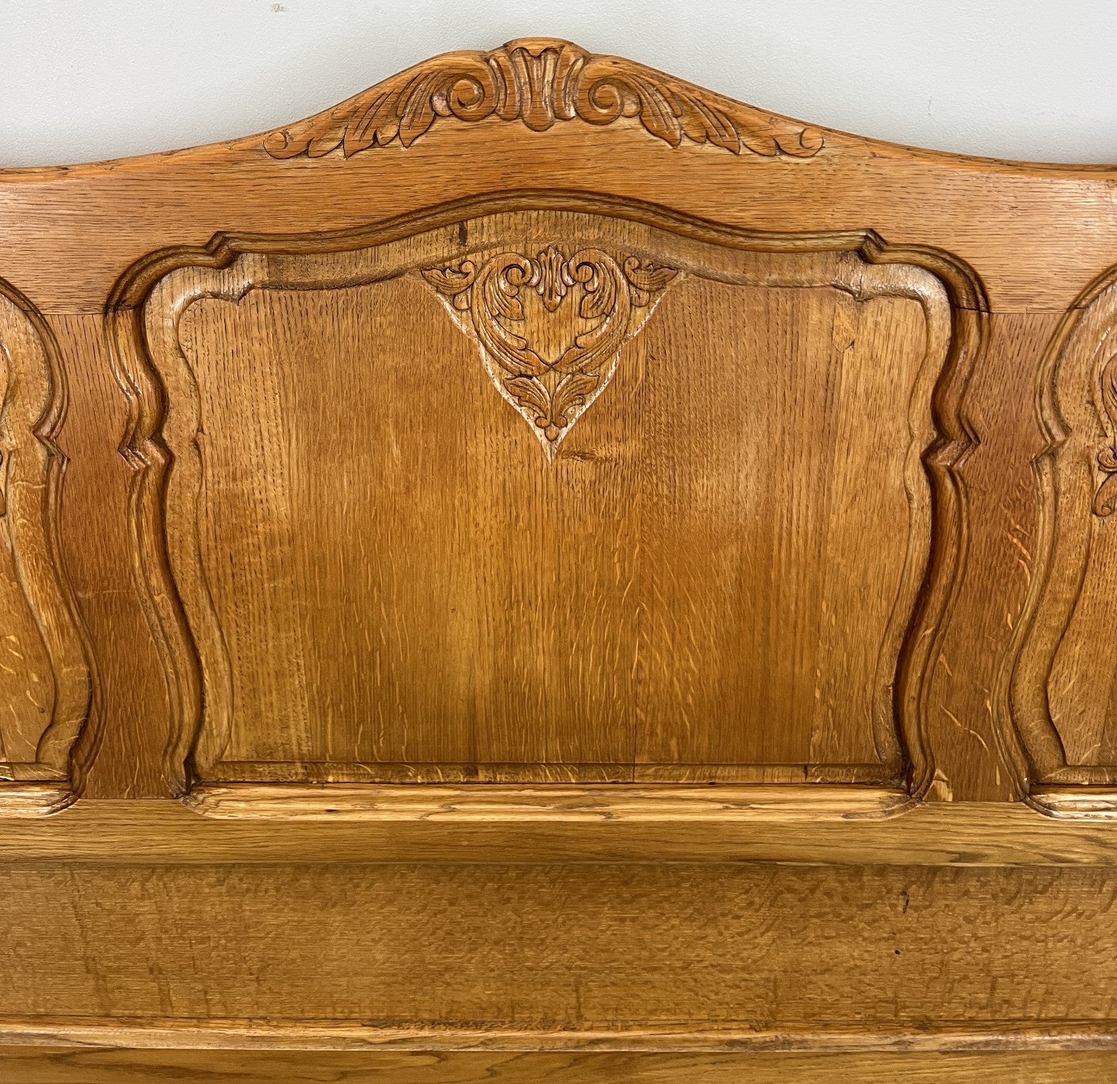 Bed Vintage French Louis XVI Double Bed Frame Oak Carved Headboard LOT 46036