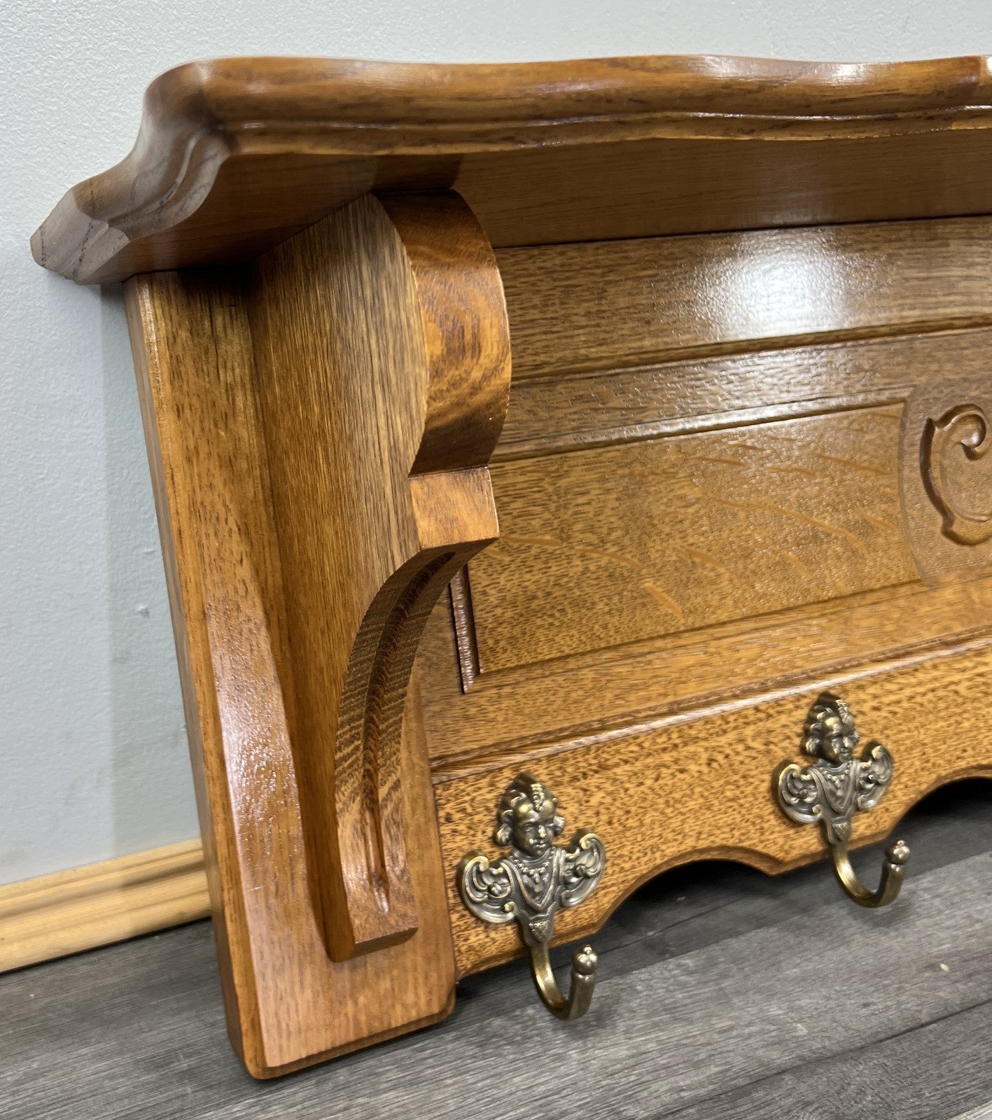 French Vintage Style Coat Rack Oak 6 Hooks Ornate Wall Shelf Coat LOT 47253