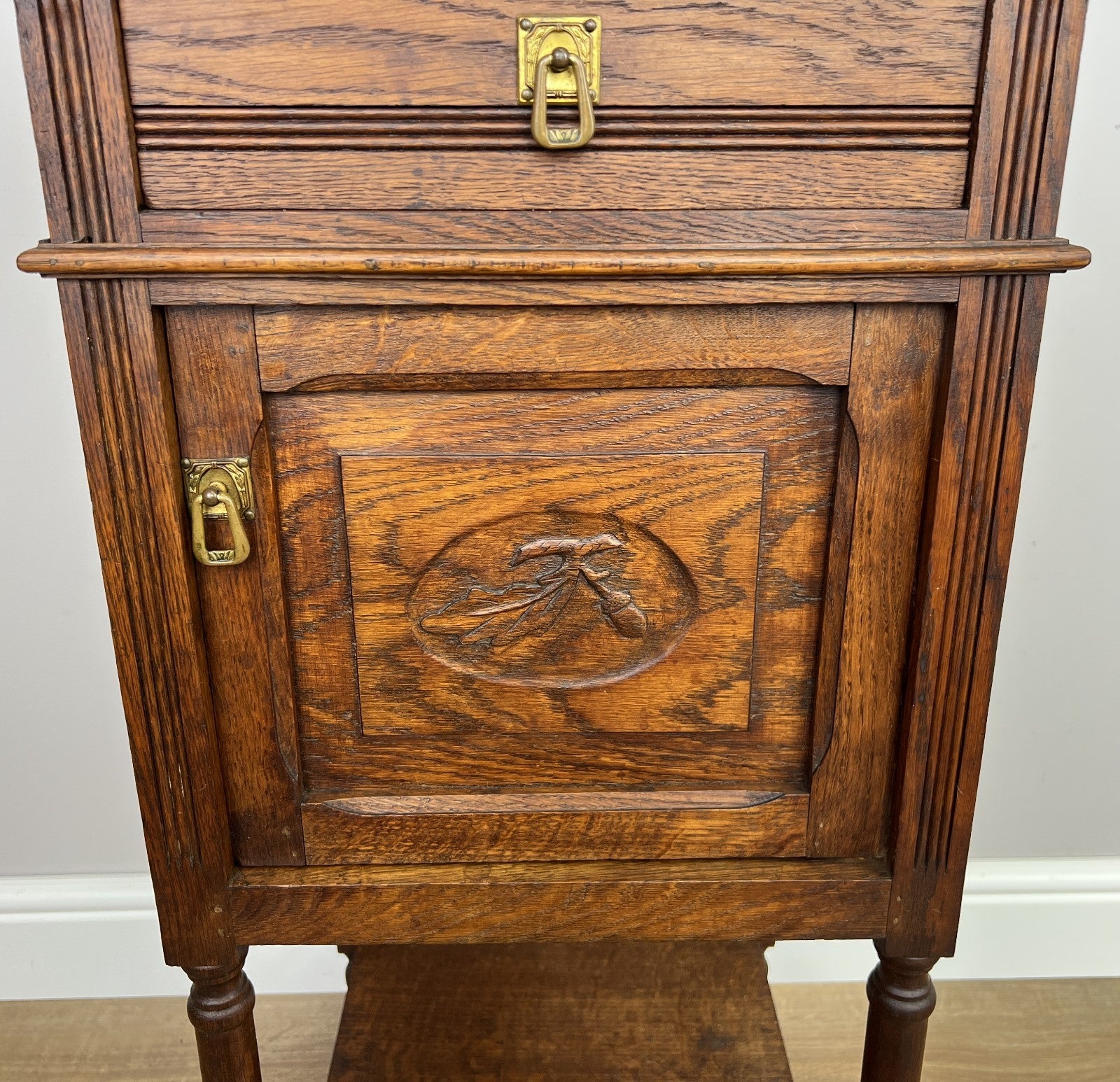 Bedside Table Antique French Style Oak Cabinet Carved Nightstand LOT 63935