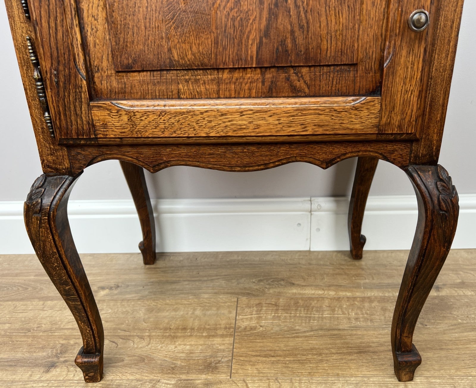 Bedside Table Vintage French Louis Oak Cabinet Cupboard Nightstand LOT 62303