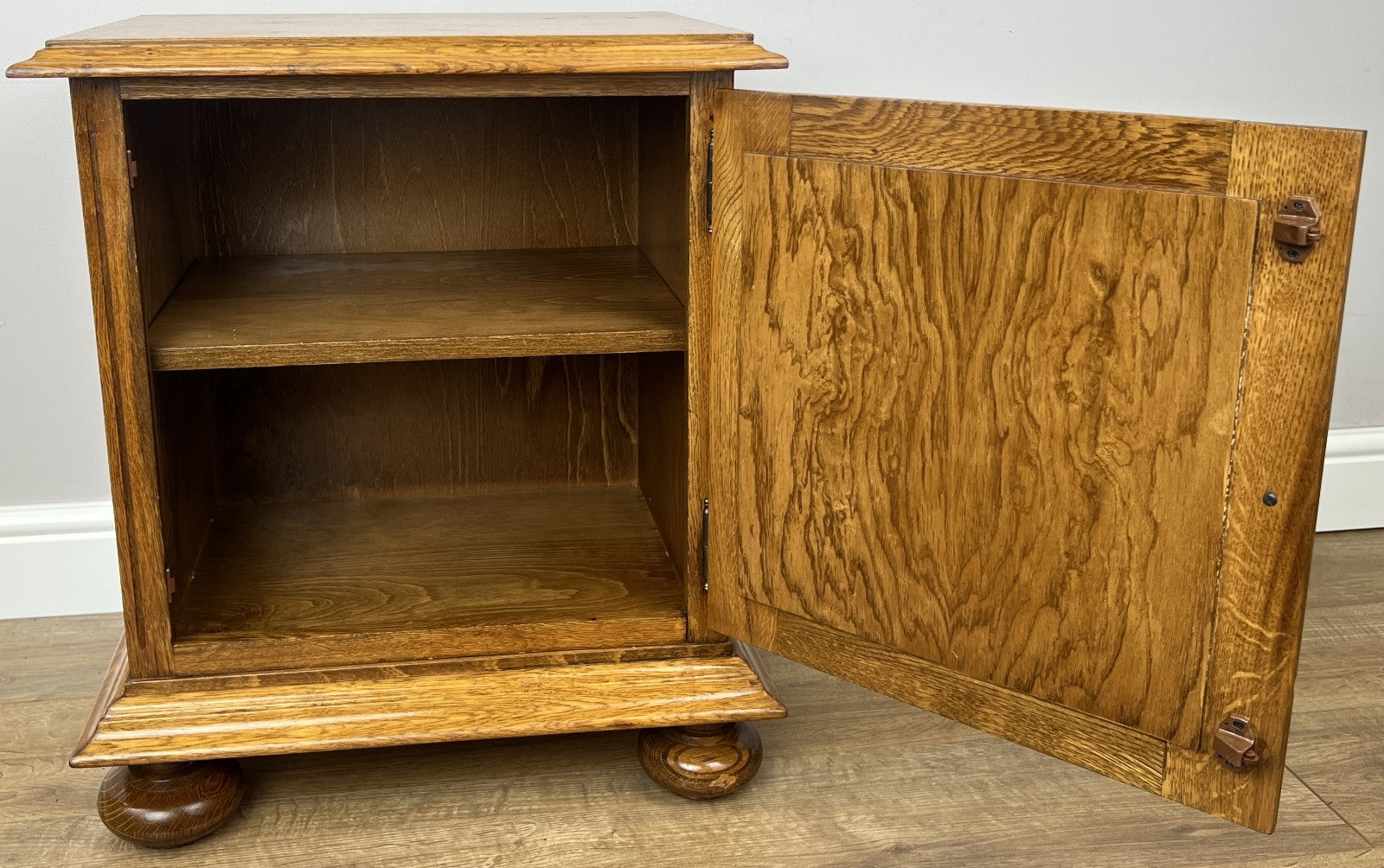 Pair of Bedside Tables Vintage French Style Nightstands Carved Cabinets LOT 62158
