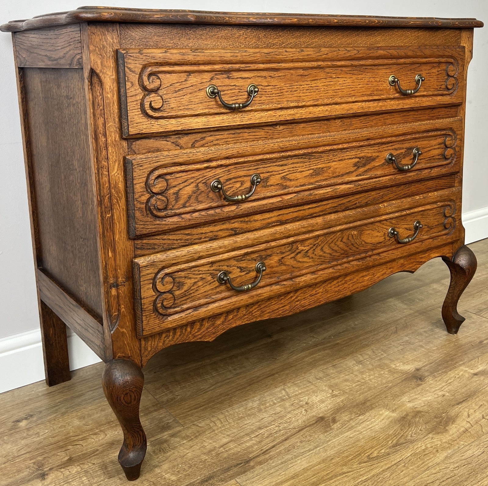 Chest of Drawers Vintage French Louis Oak 3 Drawers Carved Cabinet LOT 62703