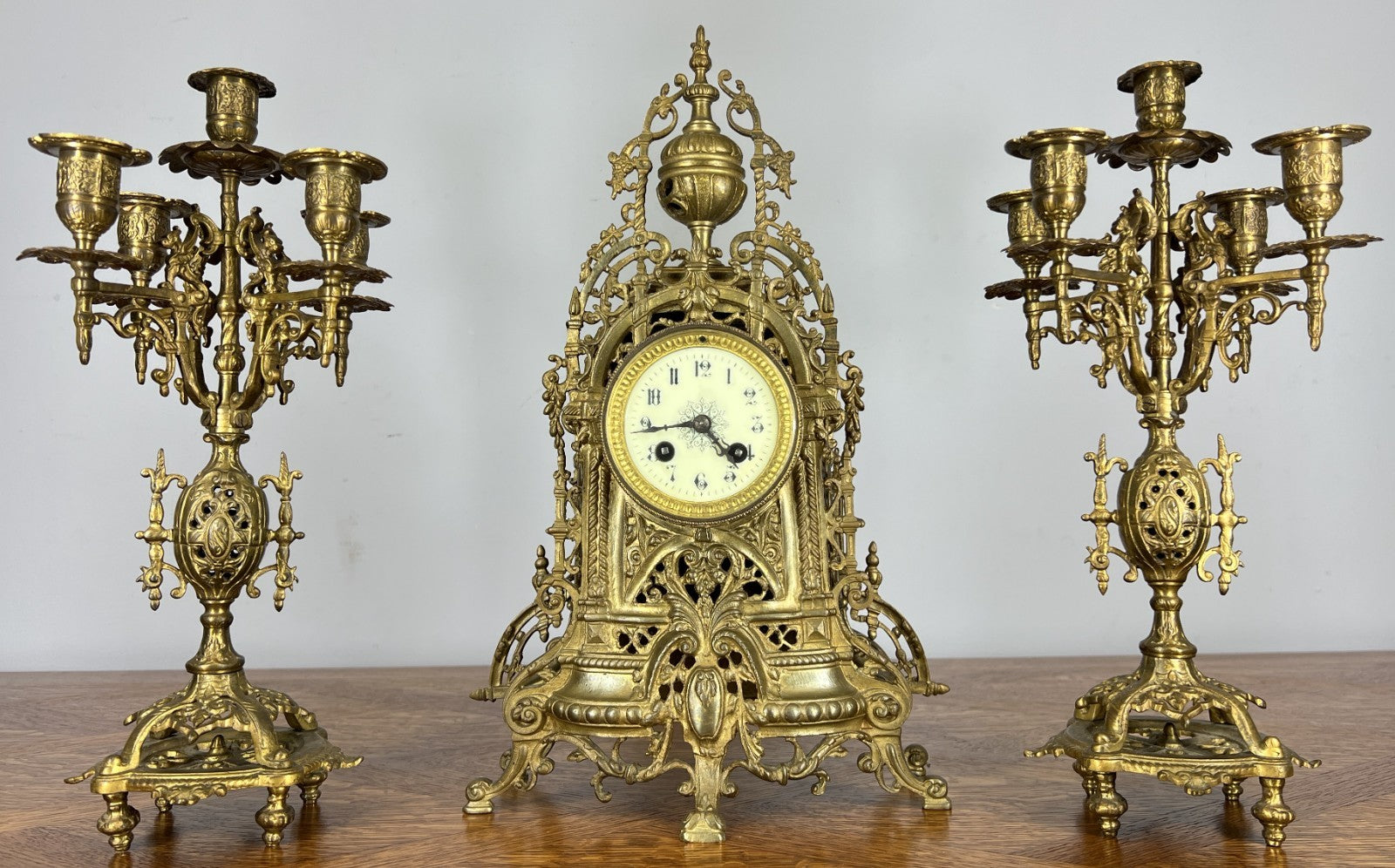 Mantel Clock Vintage French Style Architectural Brass Garniture Set LOT 46451