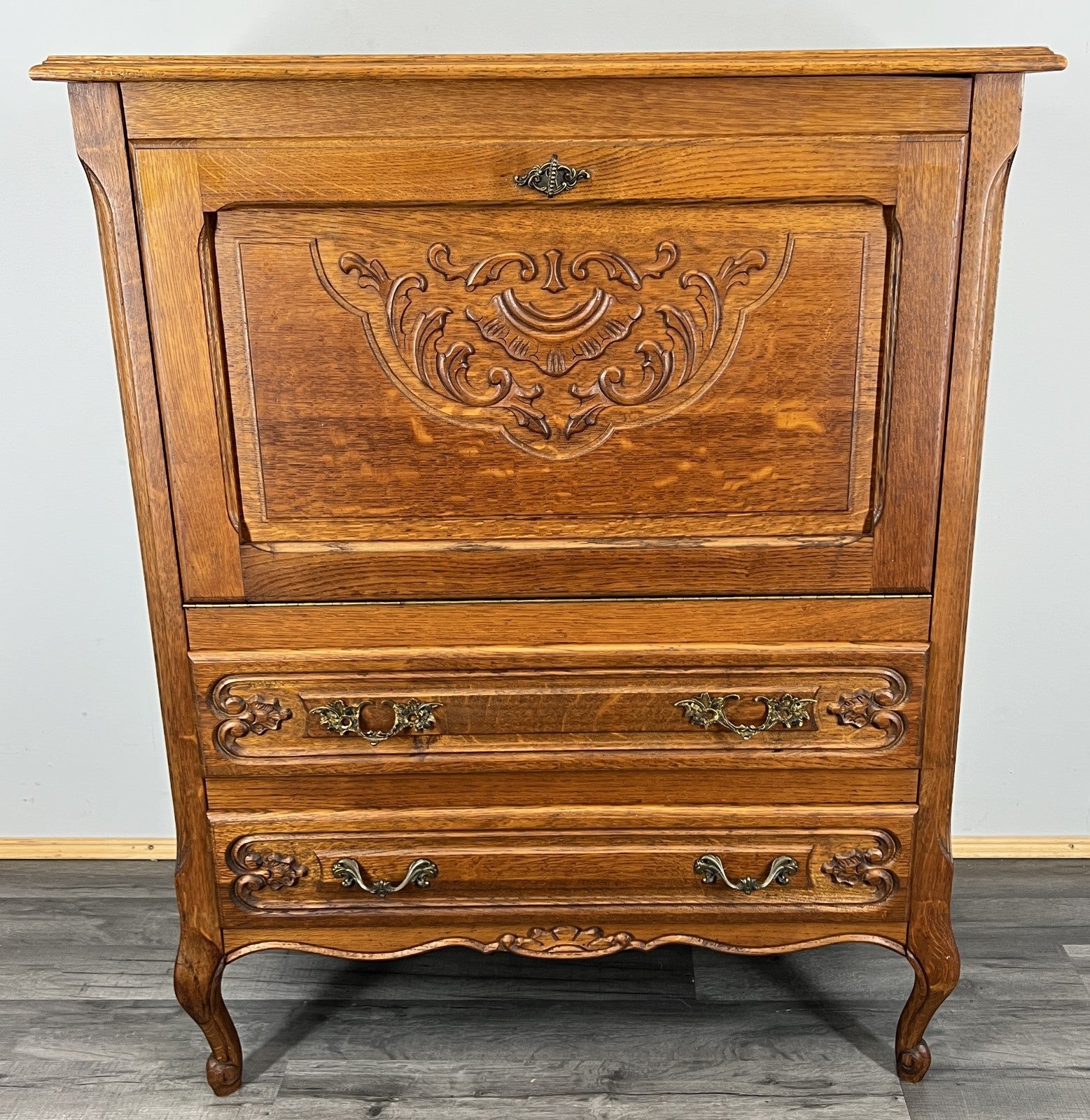 Cabinet Vintage French Louis XIV Style Sideboard Carved Cupboard LOT 44191