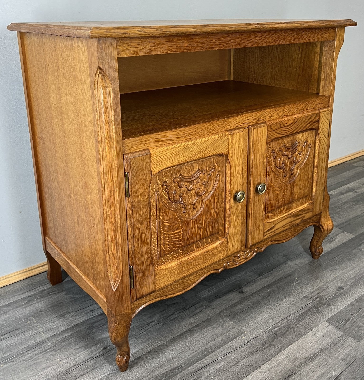 Cabinet Vintage French Louis XIV Style Sideboard with Carved Cupboard LOT 45681