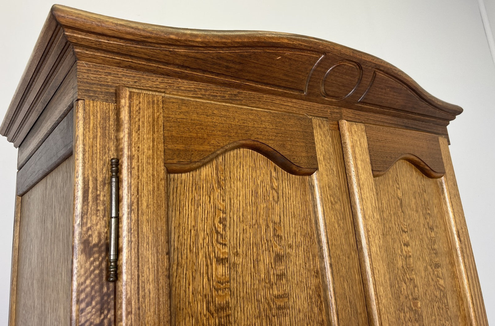 Wardrobe Vintage French Style Oak Two Door Carved Armoire Cabinet LOT 61289