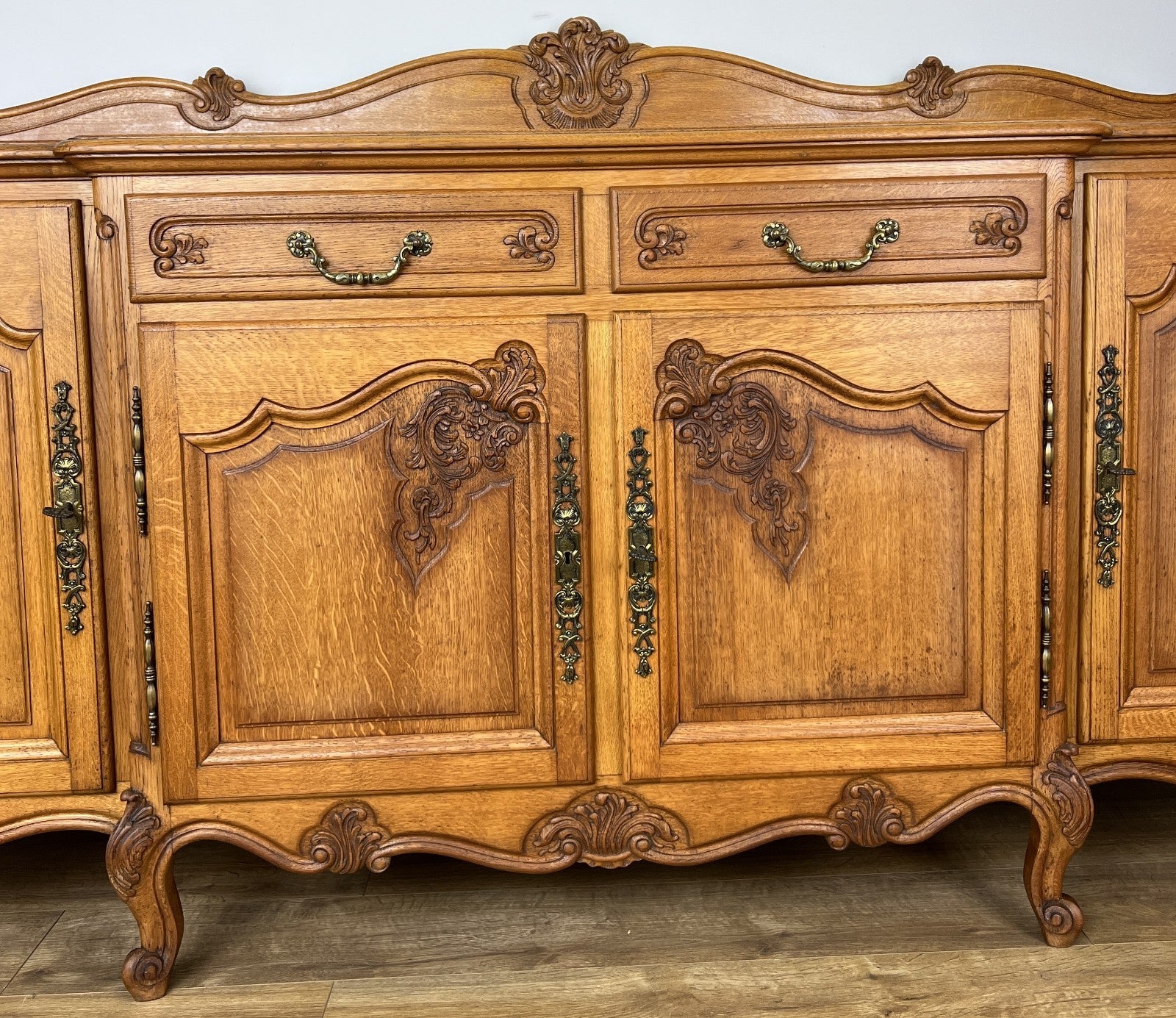 Sideboard Vintage French Louis Style Oak 4 Door Cupboard Carved Cabinet LOT 63624