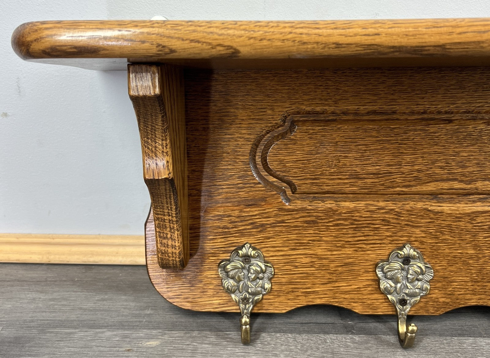 French Vintage Style Coat Rack Oak 5 Hooks Ornate Wall Shelf Coat LOT 47245