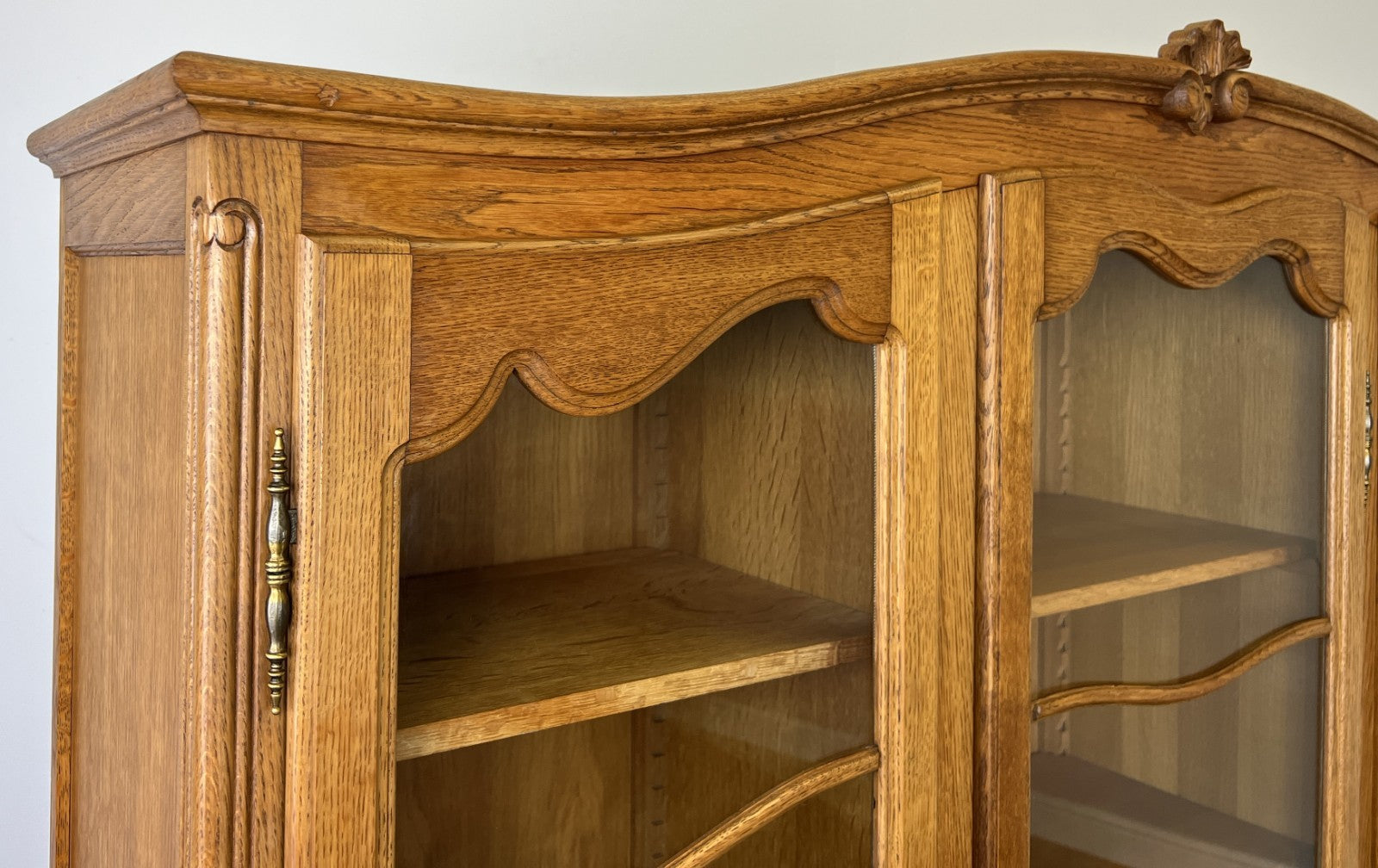 Bookcase Vintage French Louis XVI Oak Display Cabinet Carved Sideboard LOT 63133