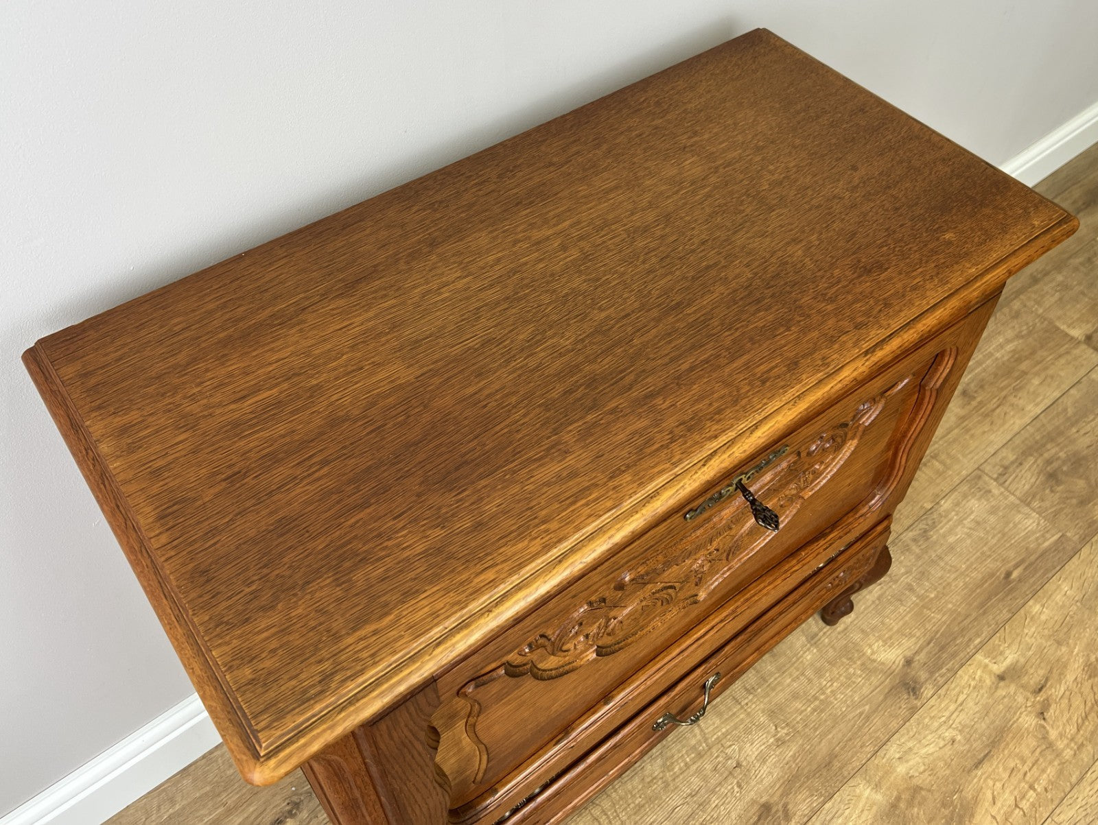 Cabinet Vintage French Louis XVI Style Oak Carved Storage Cupboard LOT 49689