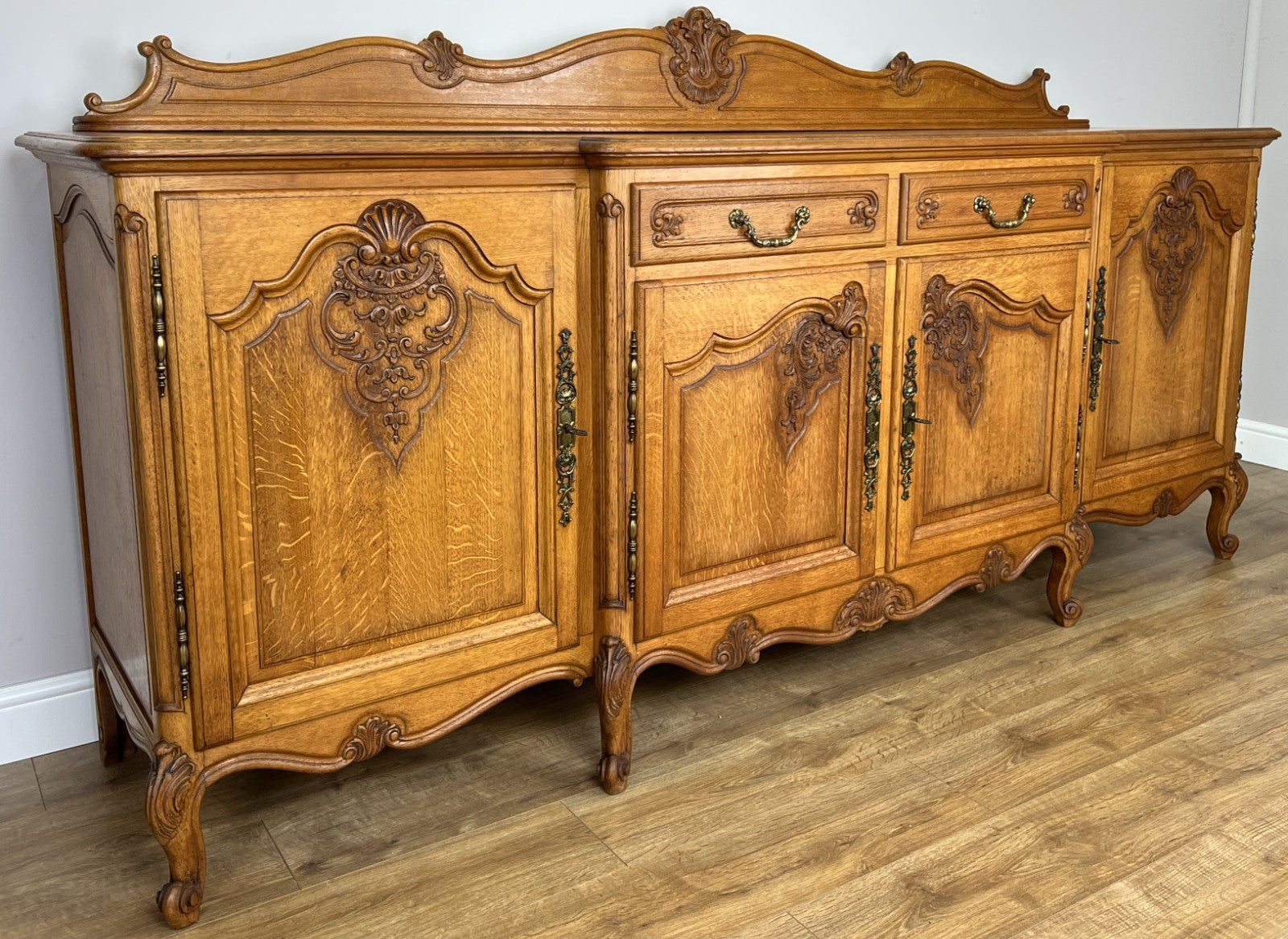Sideboard Vintage French Louis Style Oak 4 Door Cupboard Carved Cabinet LOT 63623