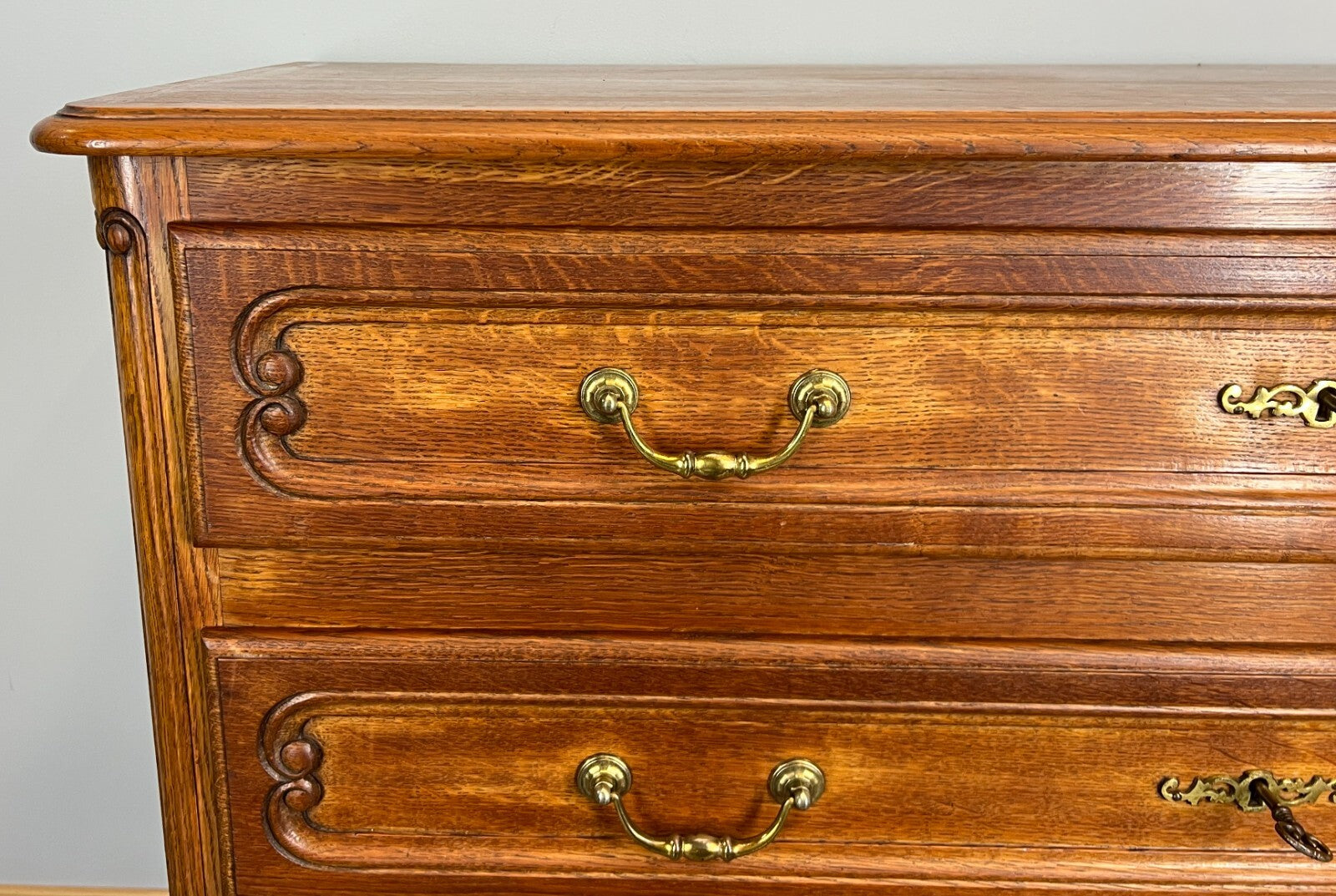 Chest of Drawers Vintage French Louis XVI Style Oak 3 Drawers Cabinet LOT 37704