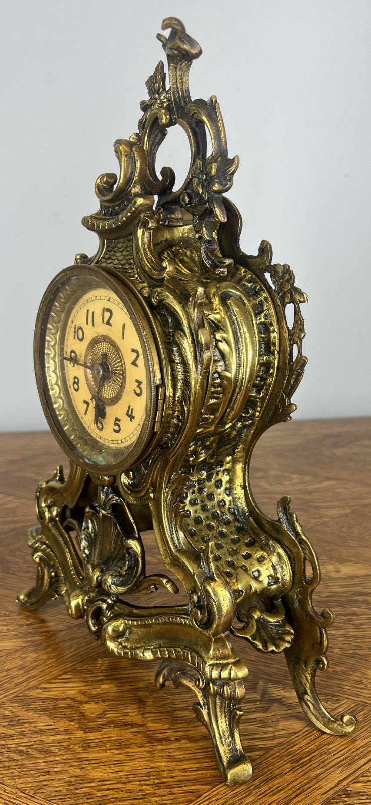 Clock Vintage French Style Brass Decorative Mantel Clock Ornate Case LOT 46550