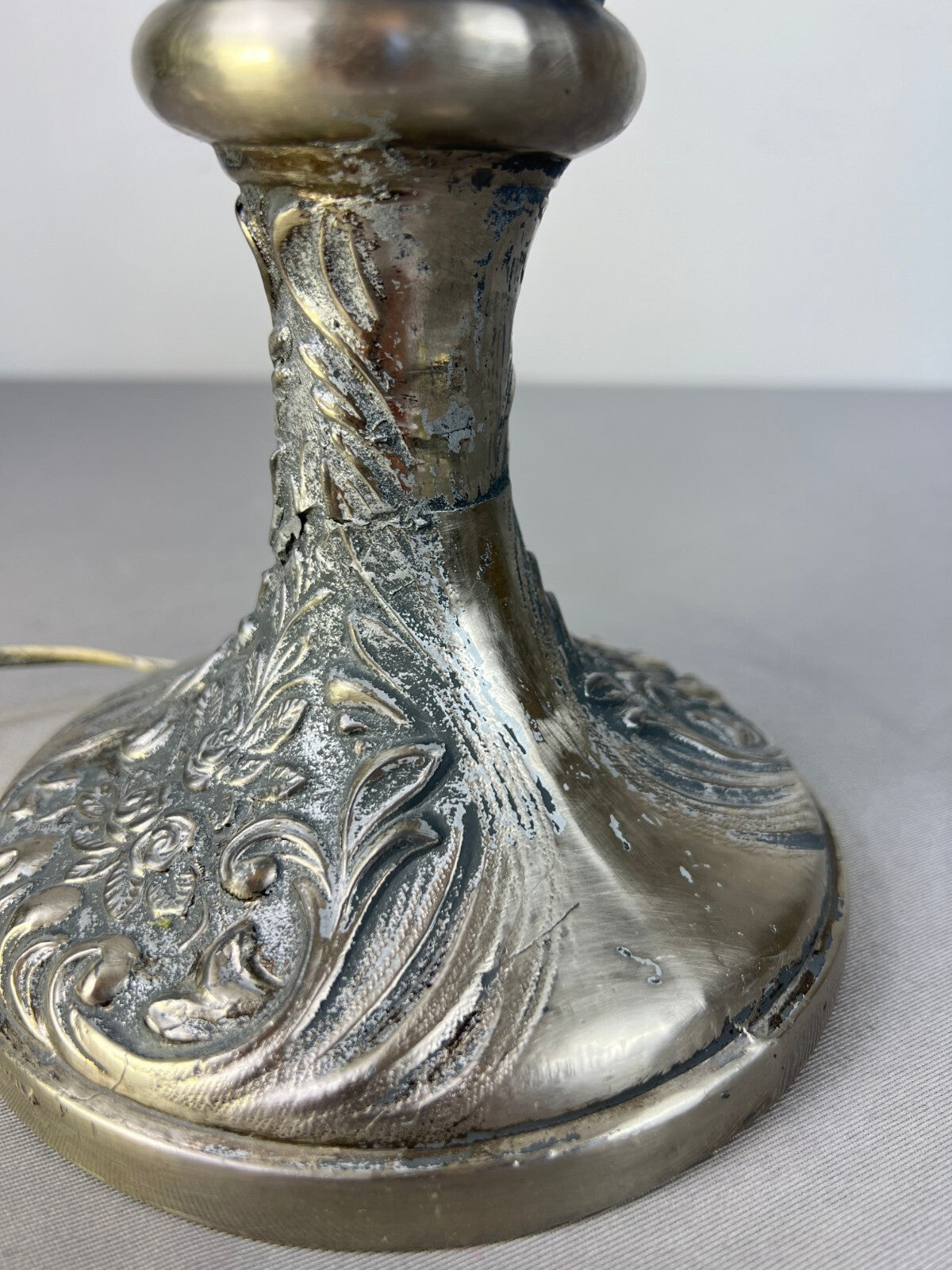 Lamp Antique Style Pewter Angel Table Lamp Pleated Glass Shade LOT 516916