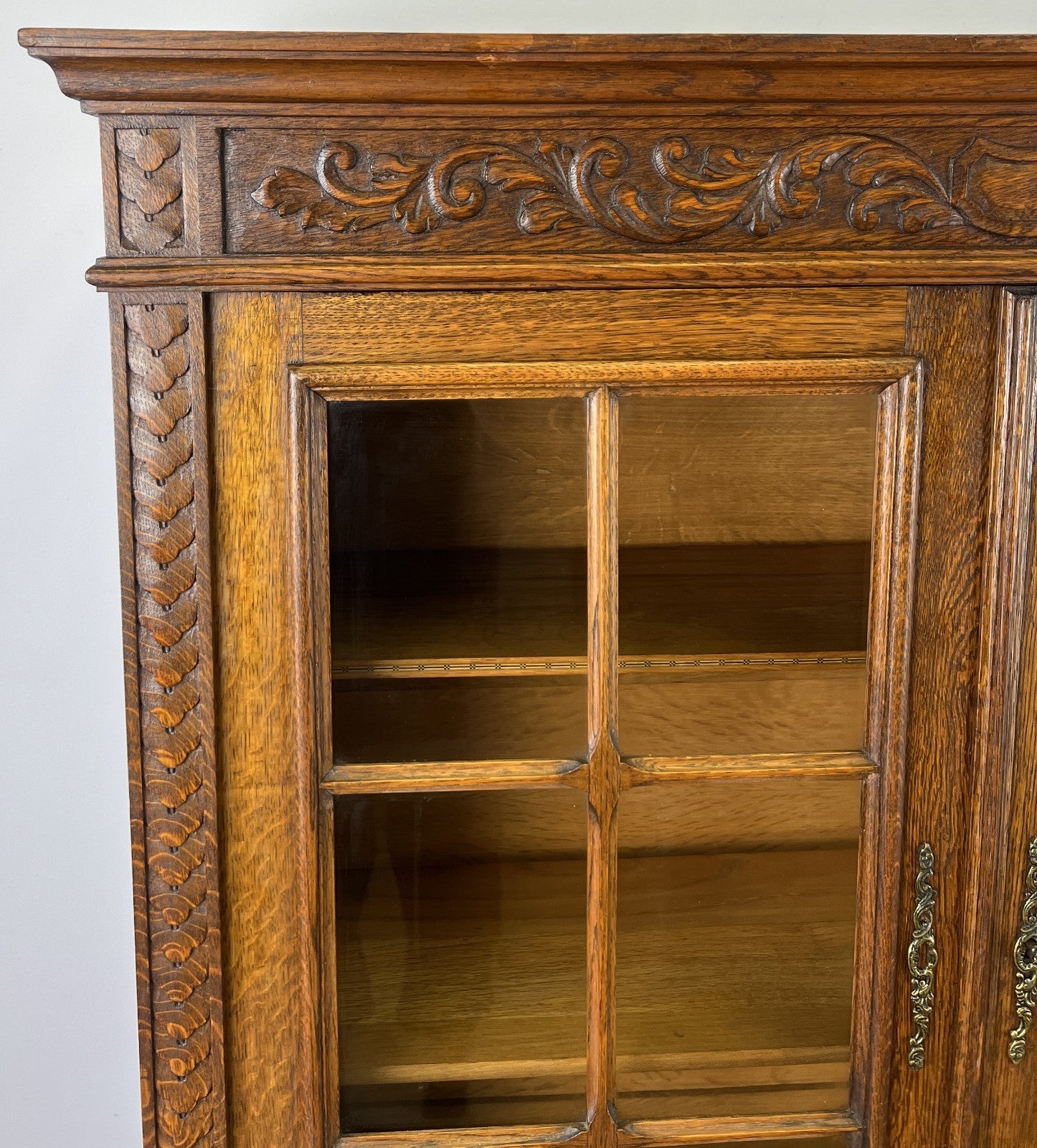 Bookcase Vintage French Oak Glazed Display Cabinet Carved Sideboard LOT 62573