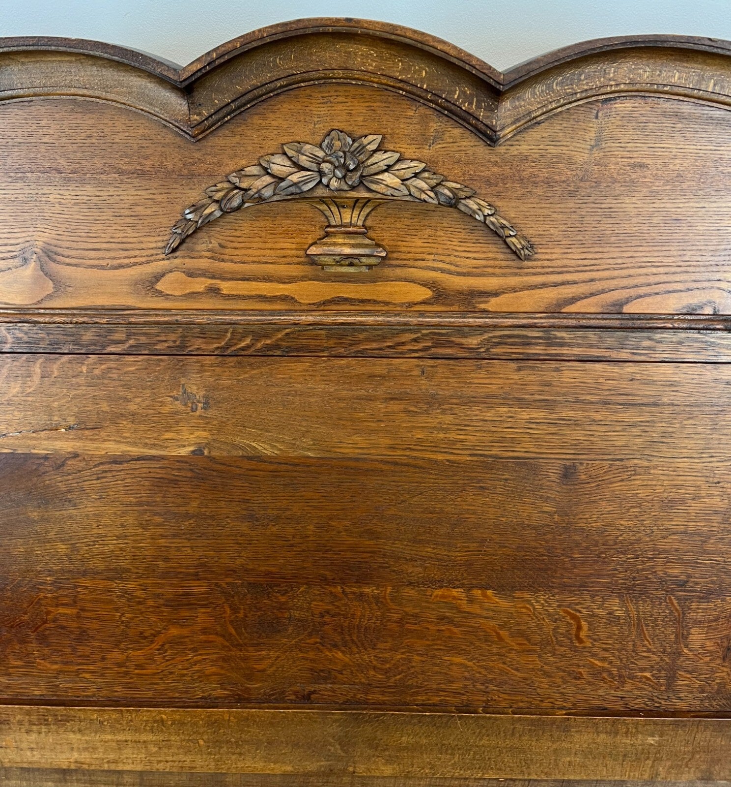 Bed Antique French Style Double Bed Wood Frame Carved Headboard LOT 32395