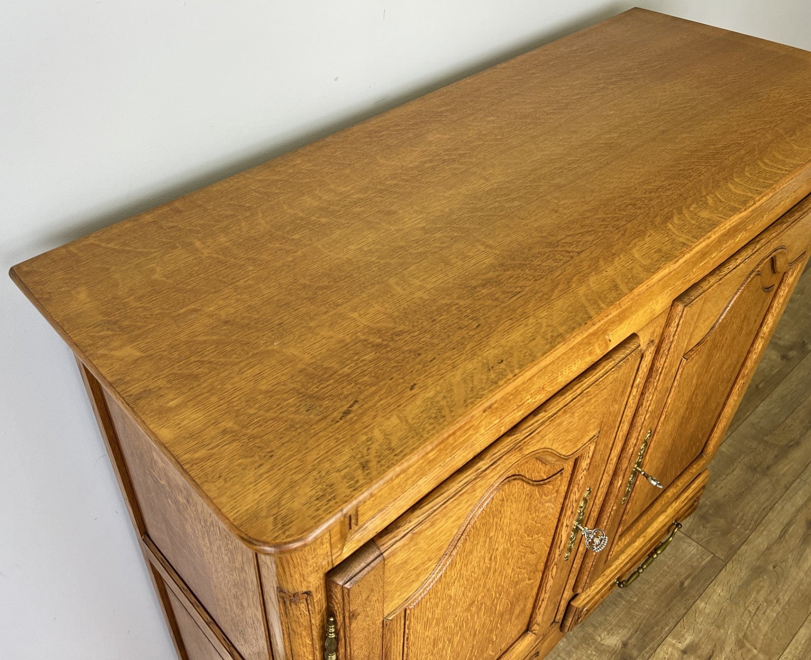 Cabinet Vintage French Louis XIV Style Sideboard Oak Carved Cupboard LOT 626810