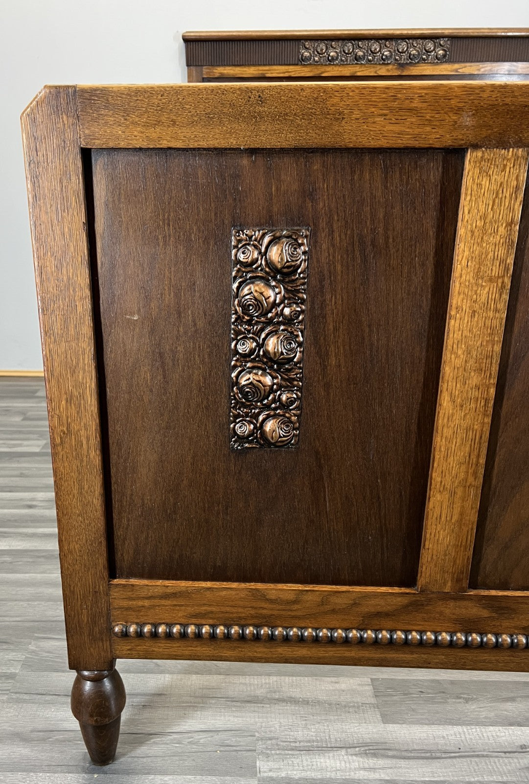 Bed Vintage French Style Oak Double Bed Frame Carved Headboard LOT 47294