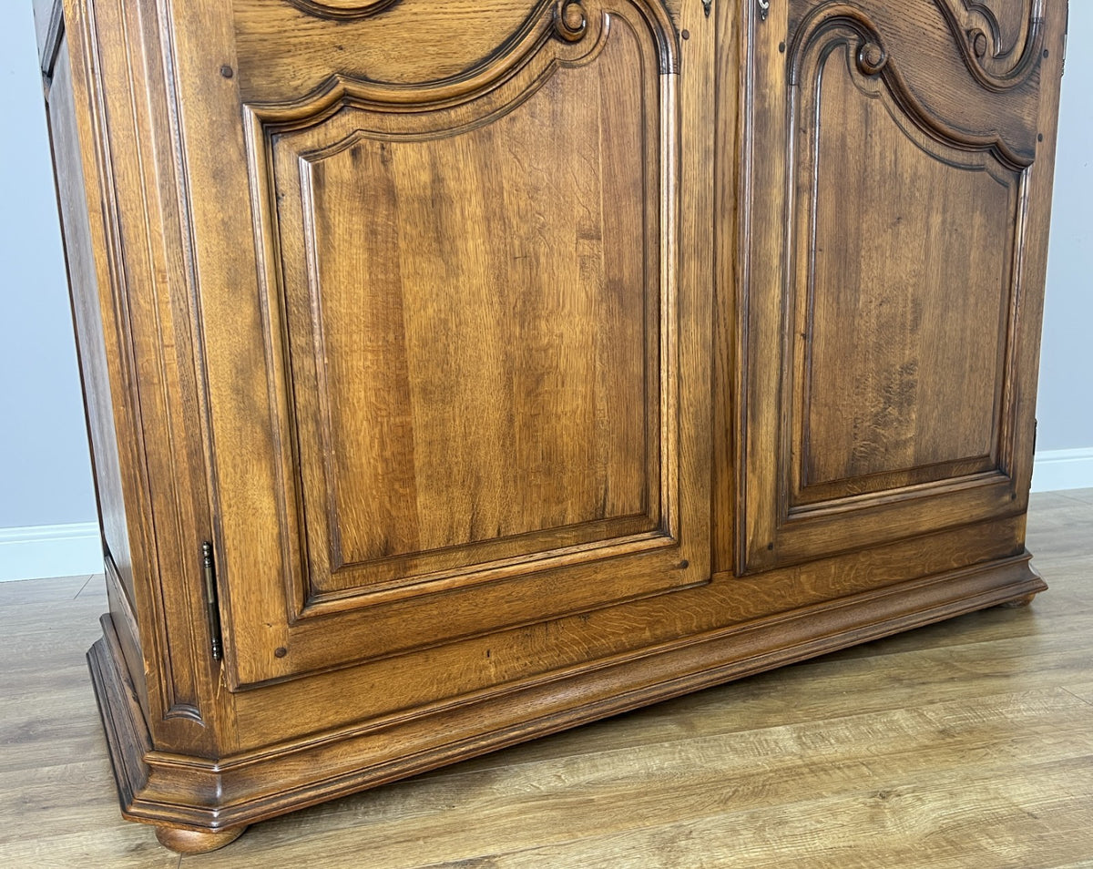 Wardrobe Vintage French Style Oak Two Door Bedroom Storage Armoire LOT 6489