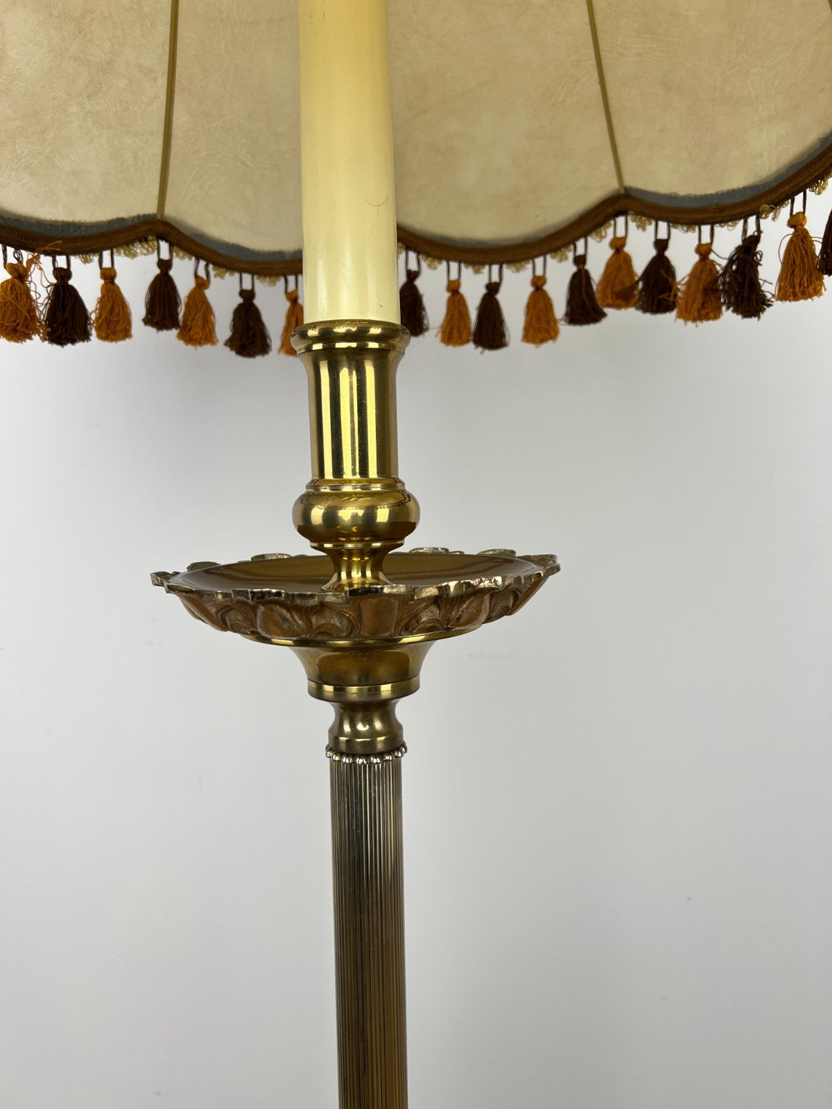 Floor Lamp Vintage French Style Standing Lamp Ornate with Tassel Shade LOT 60766