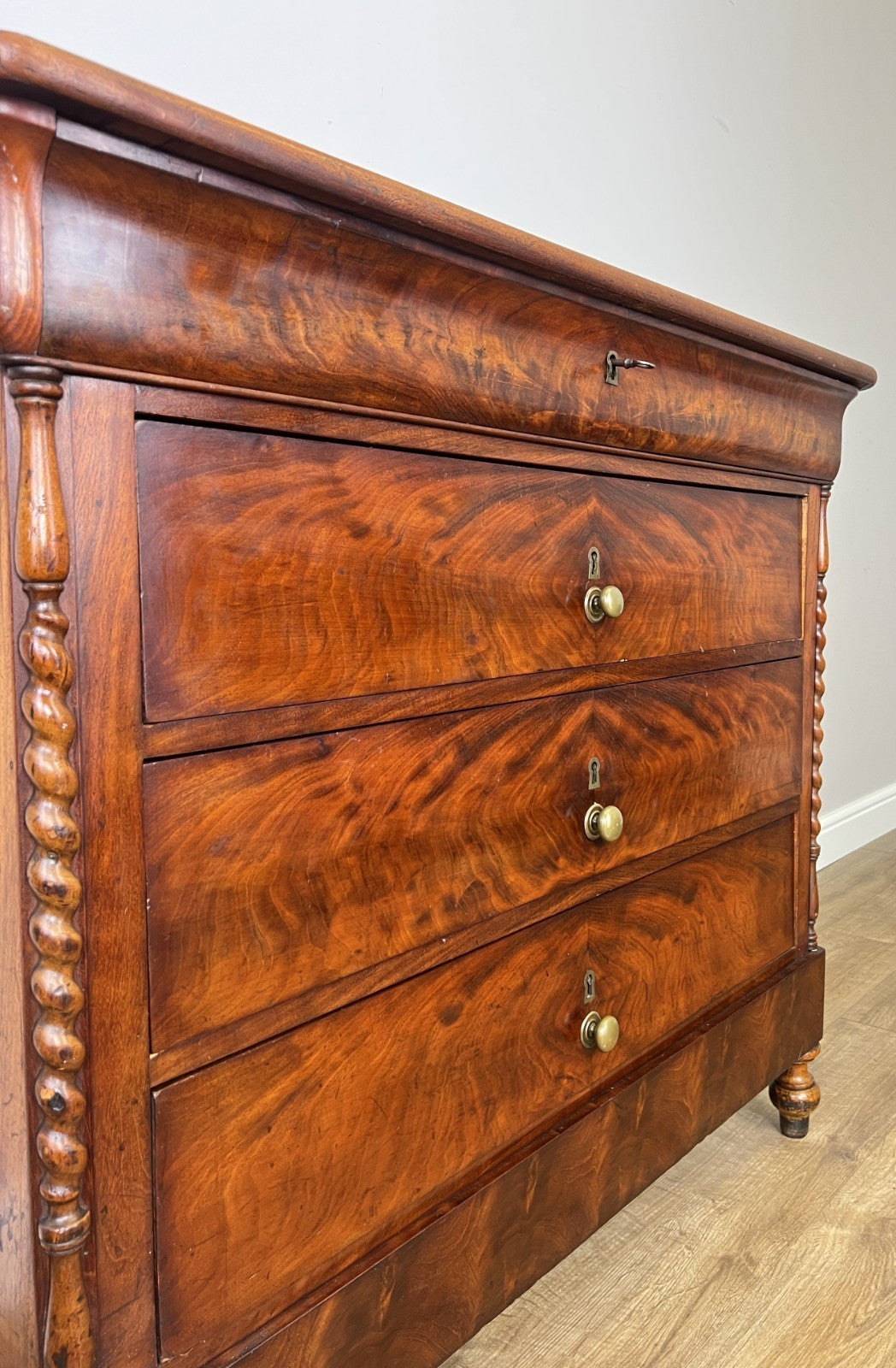Chest of Drawers Antique French Burr Walnut 4 Drawers Carved Cabinet LOT 62678
