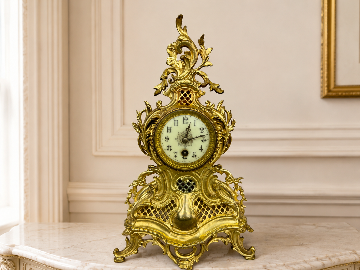 Clock Vintage French Style Brass Ornate Mantel Clock with Key LOT 6474