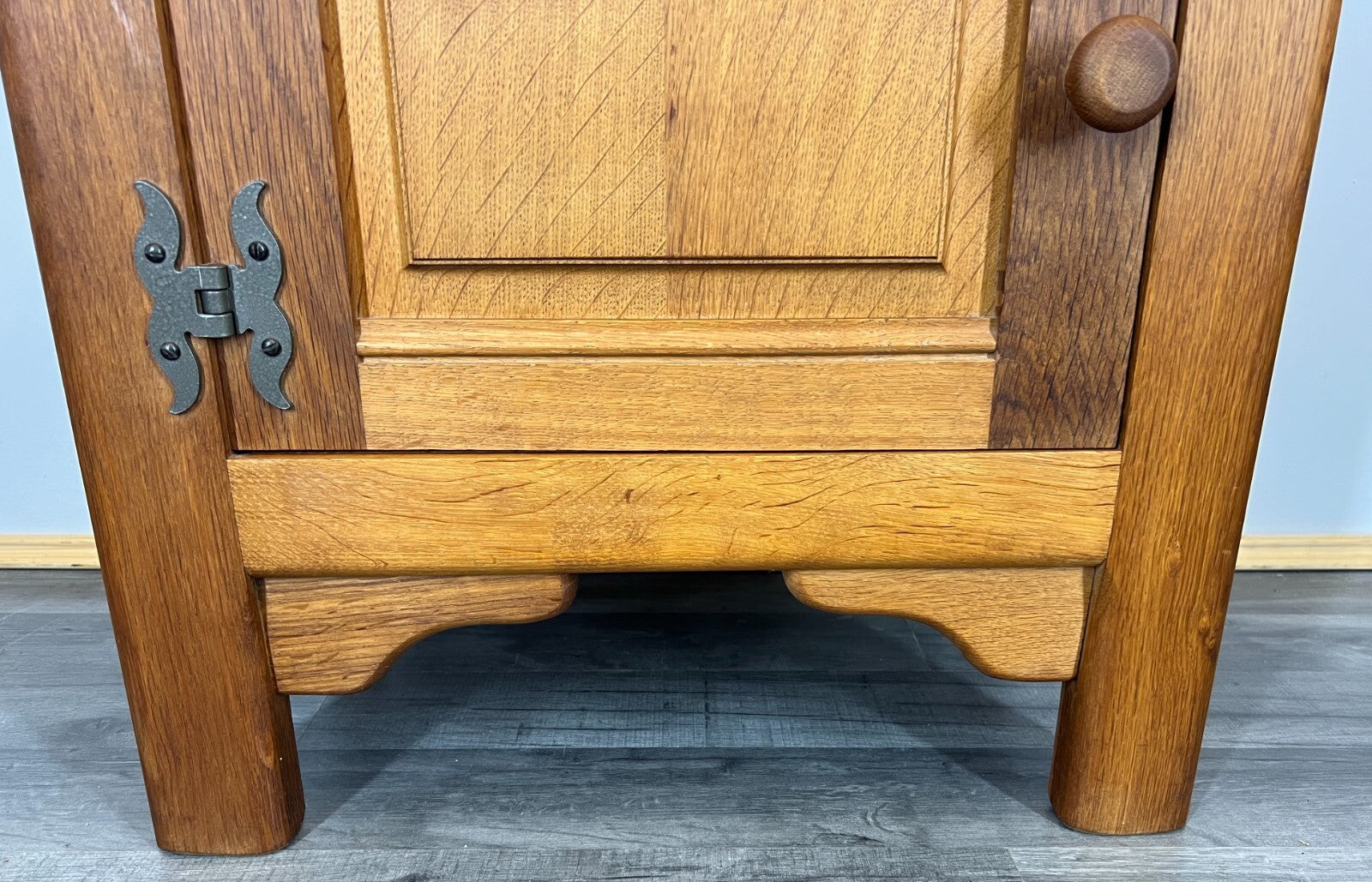 Pair of Bedside Tables Vintage French Style Cupboards Carved Cabinets LOT 28704