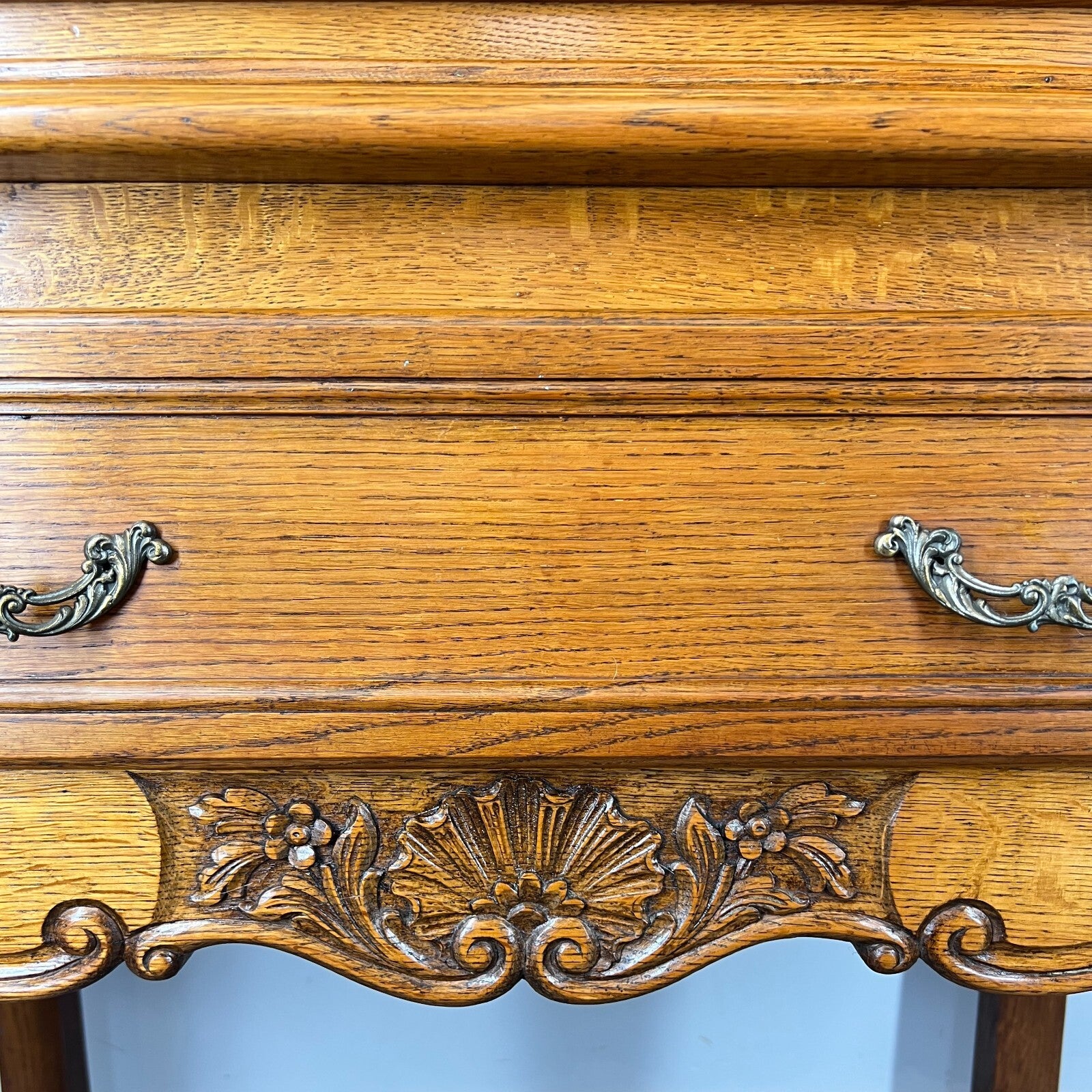 Cabinet Vintage French Louis XIV Style Cabriole Legs Carved Sideboard LOT 29176