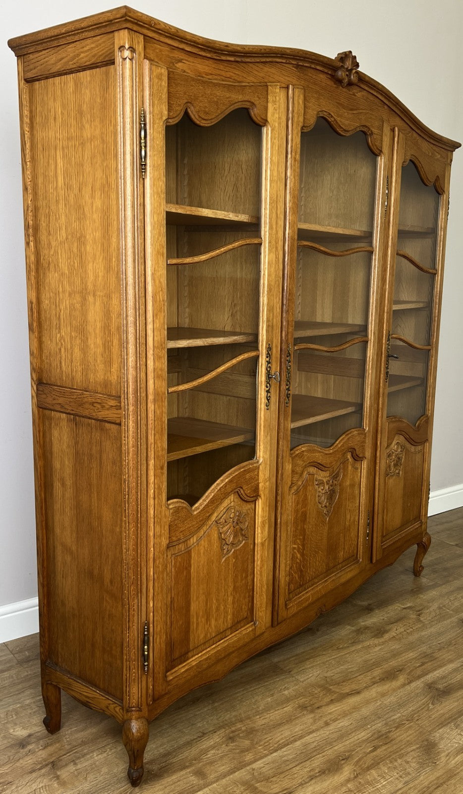 Bookcase Vintage French Louis XVI Oak Display Cabinet Carved Sideboard LOT 63132