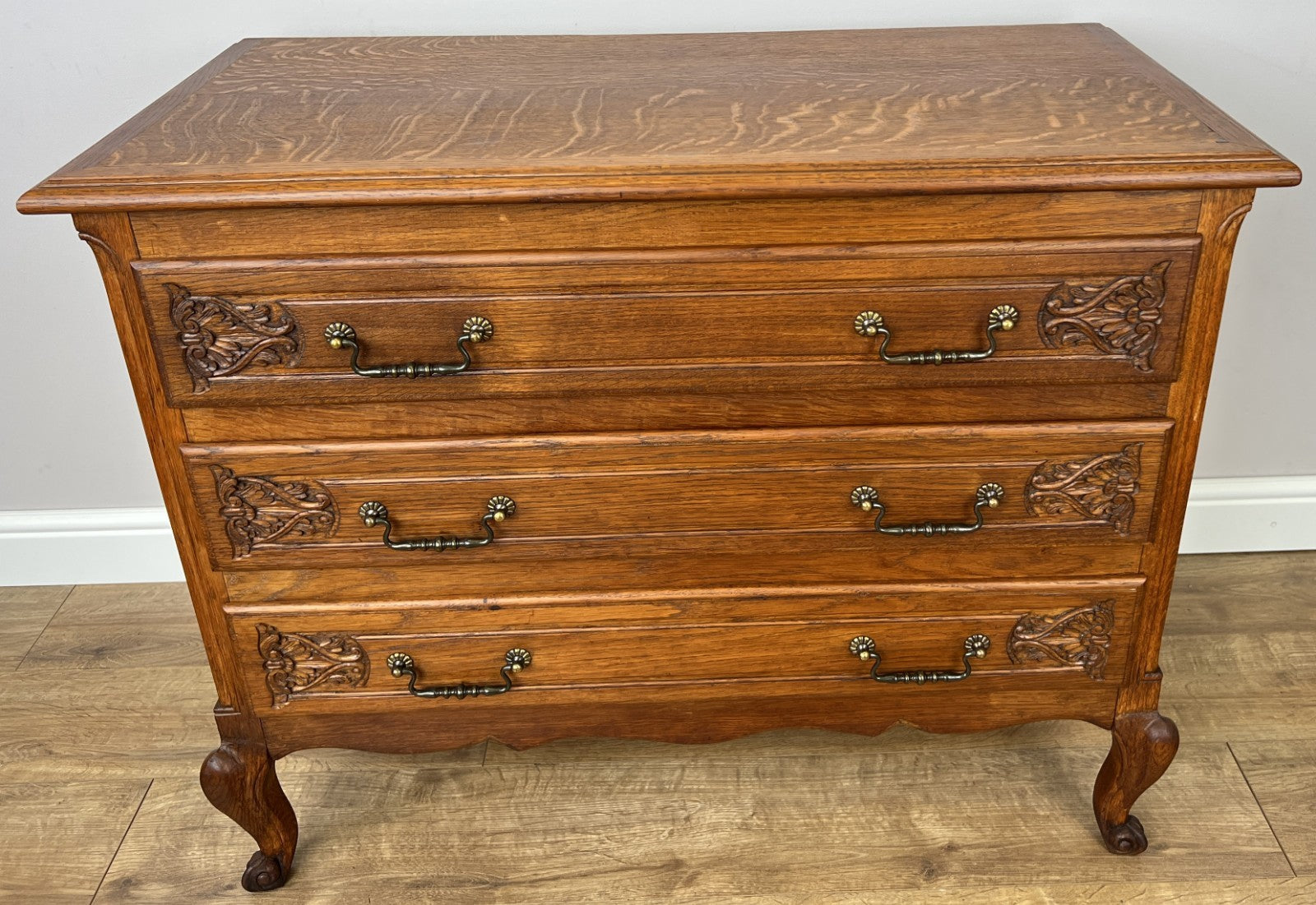 Chest of Drawers Vintage French Louis Oak 3 Drawers Carved Cabinet LOT 62530