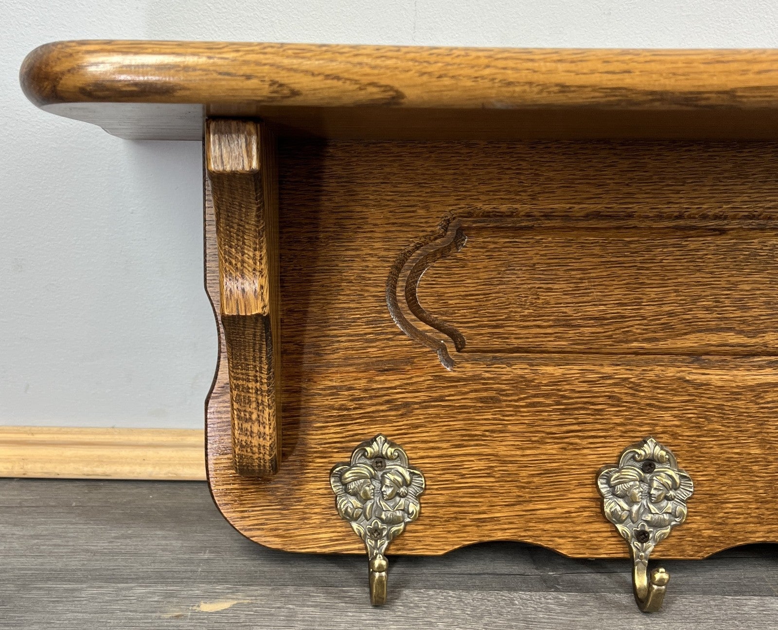 French Vintage Style Coat Rack Oak 5 Hooks Ornate Wall Shelf Coat LOT 47243