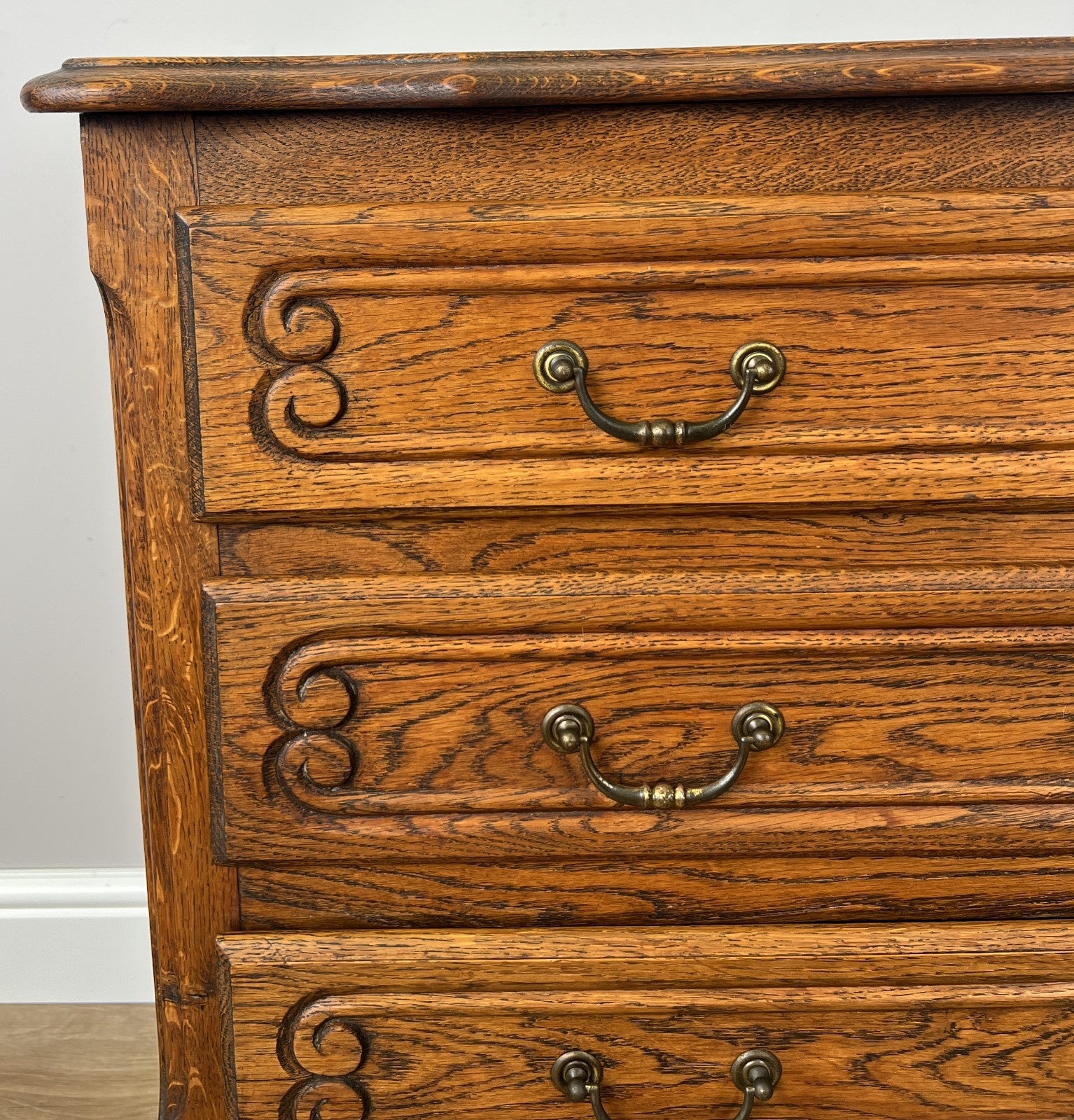 Chest of Drawers Vintage French Louis Oak 3 Drawers Carved Cabinet LOT 62704