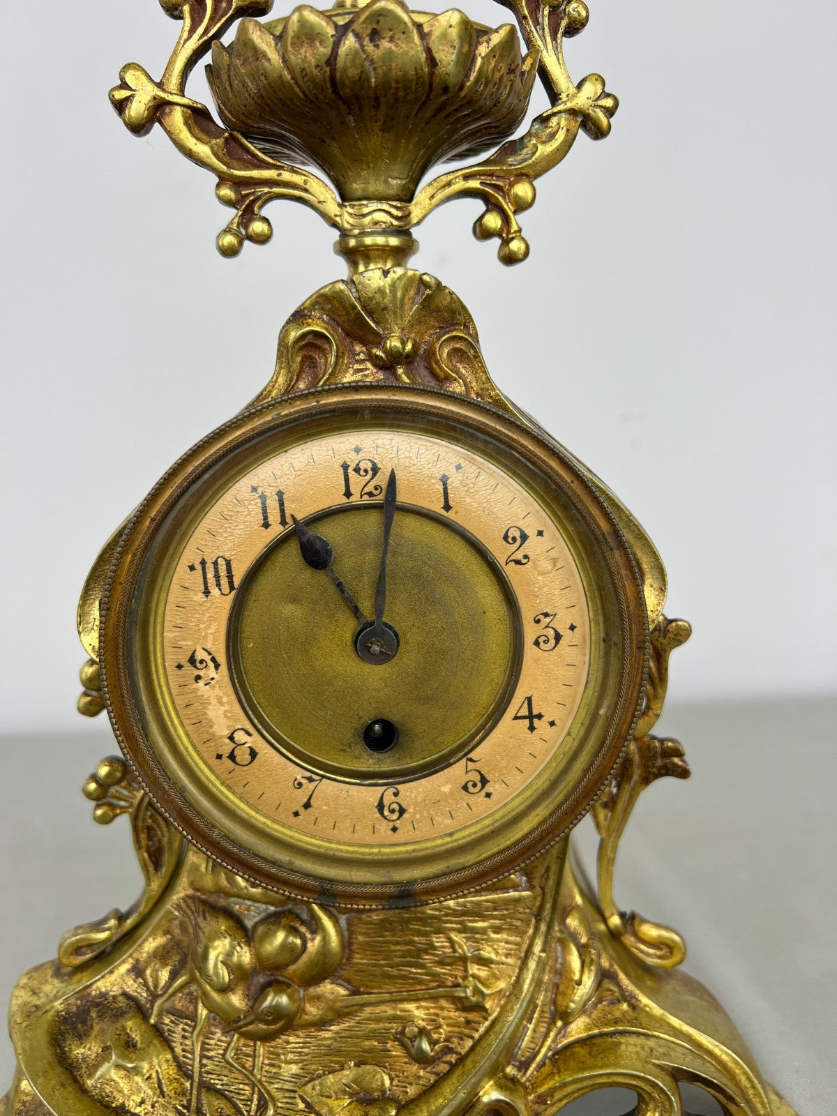 Clock Antique French Style Brass Ornate Mantel Clock with Key LOT 6473