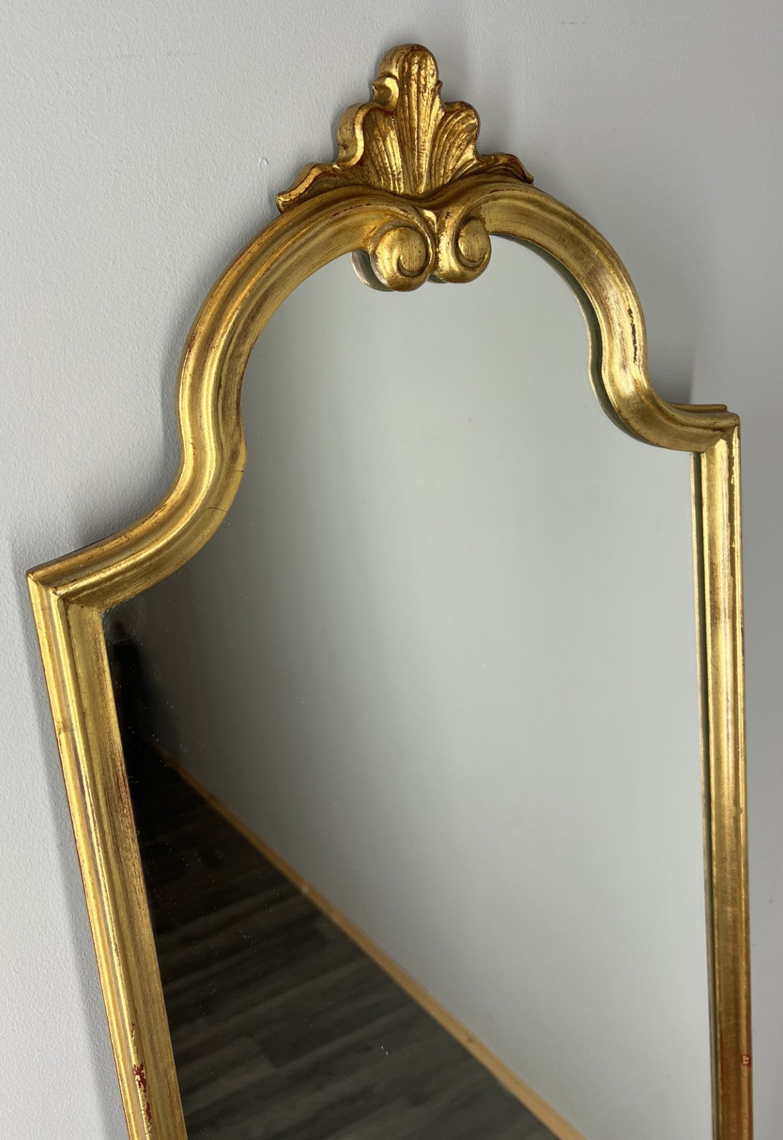 Mirror Vintage French Gilt Wall Mirror with Ornate Shell Crest Frame LOT 43890