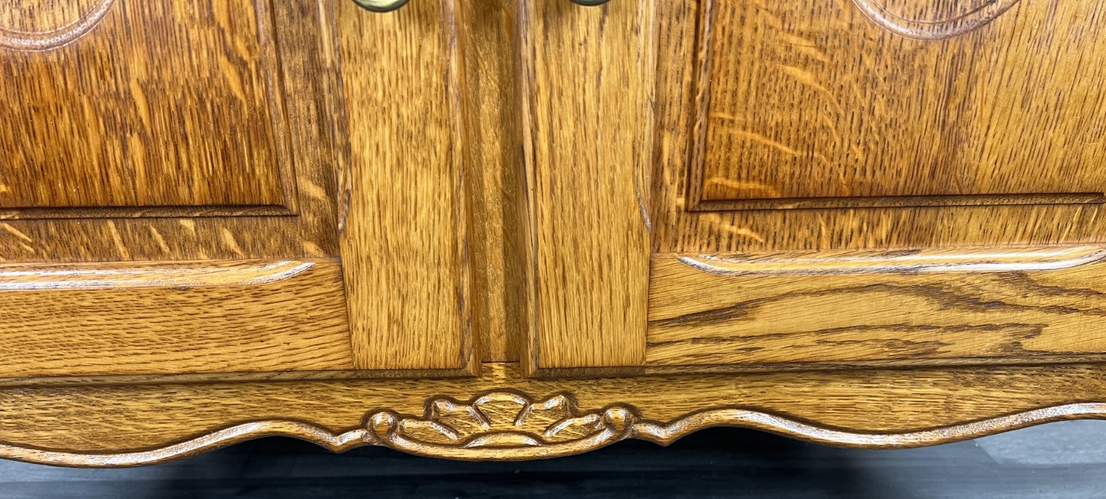 Cabinet Vintage French Louis XIV Style Sideboard with Carved Cupboard LOT 45686