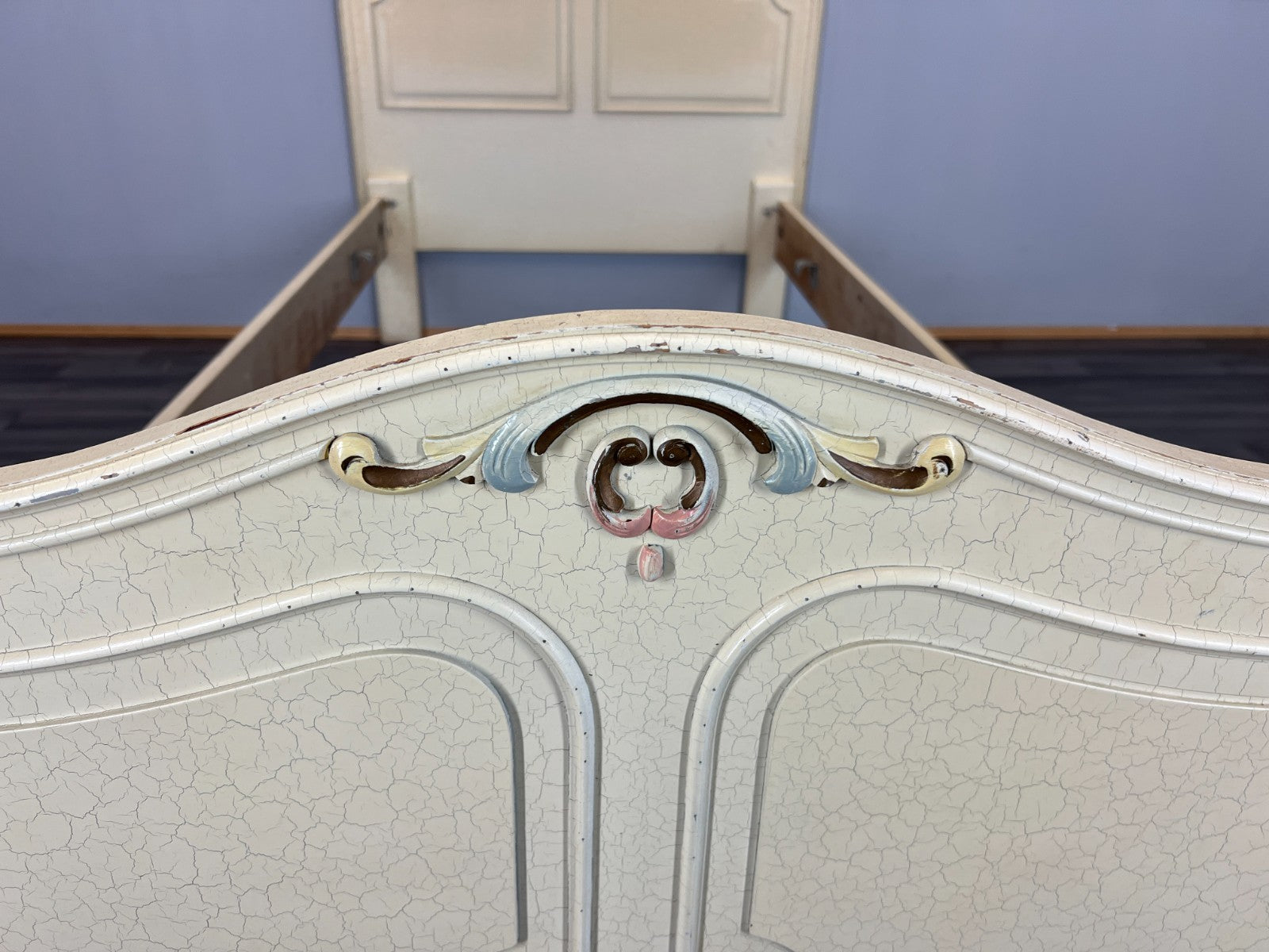 Bed Vintage French Shabby Chic Single Bed Frame Carved Headboard LOT 45963