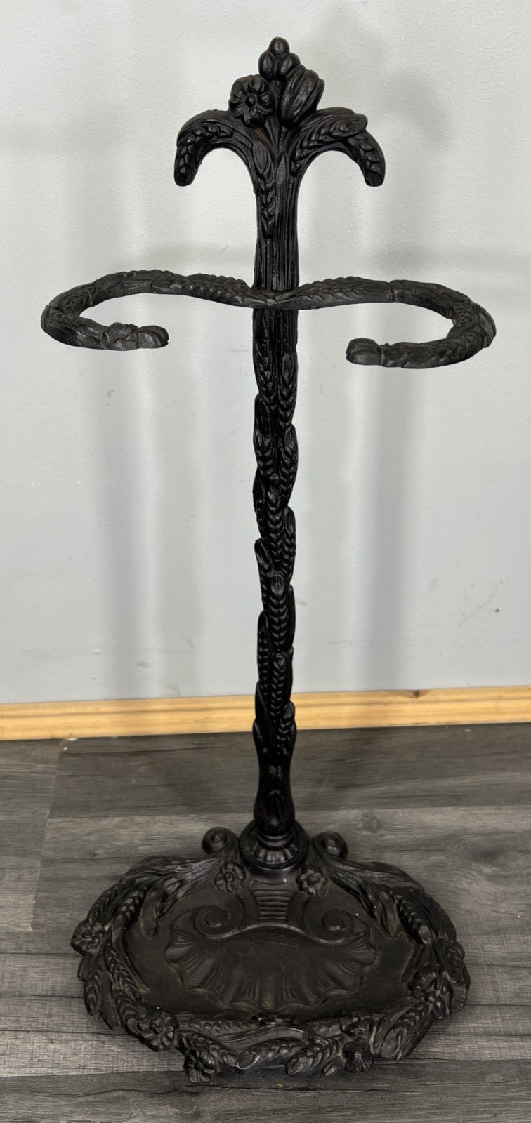 Umbrella Stand Vintage French Style Metal Ornate Hallway Stand LOT 47480