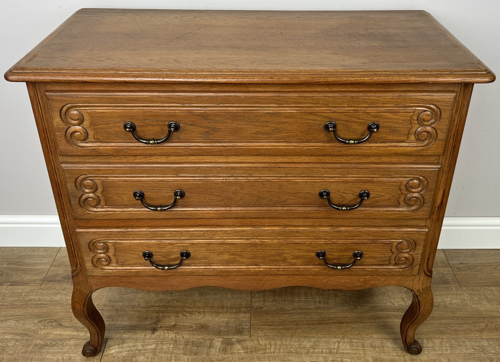 Chest of Drawers Vintage French Louis Oak 3 Drawers Carved Cabinet LOT 62500